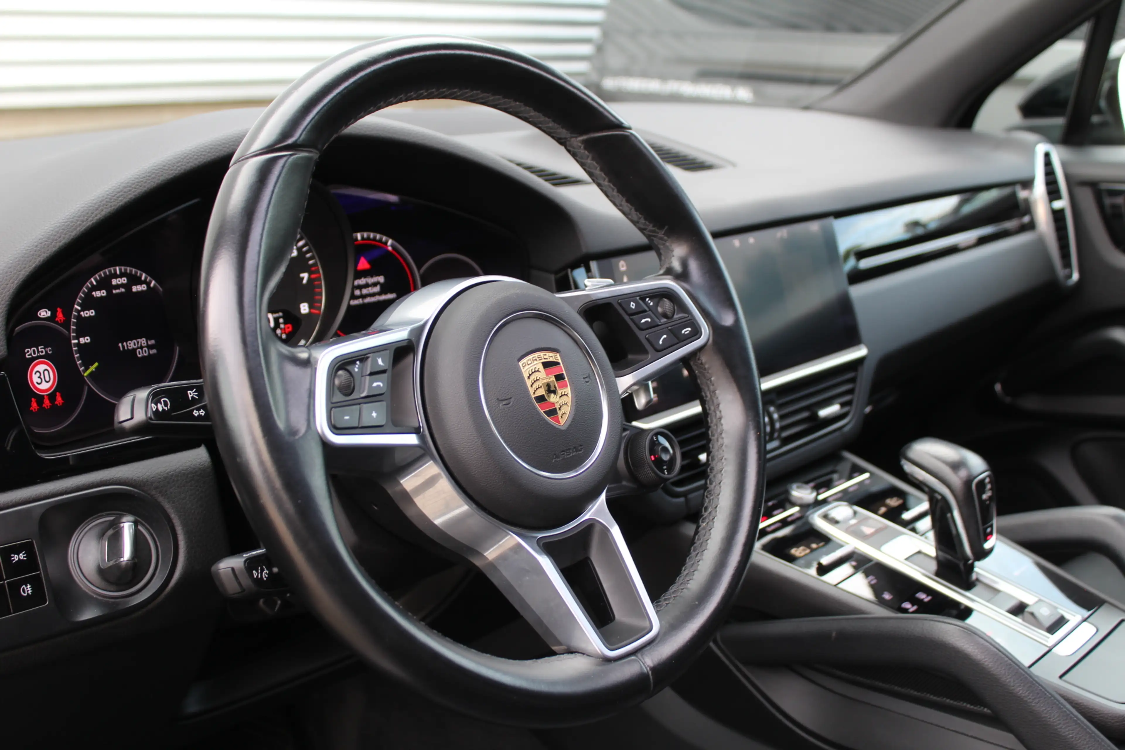 Porsche Cayenne 3.0 E-Hybrid | Fiscaal €101.261,- | BTW | Panorama — photo 4