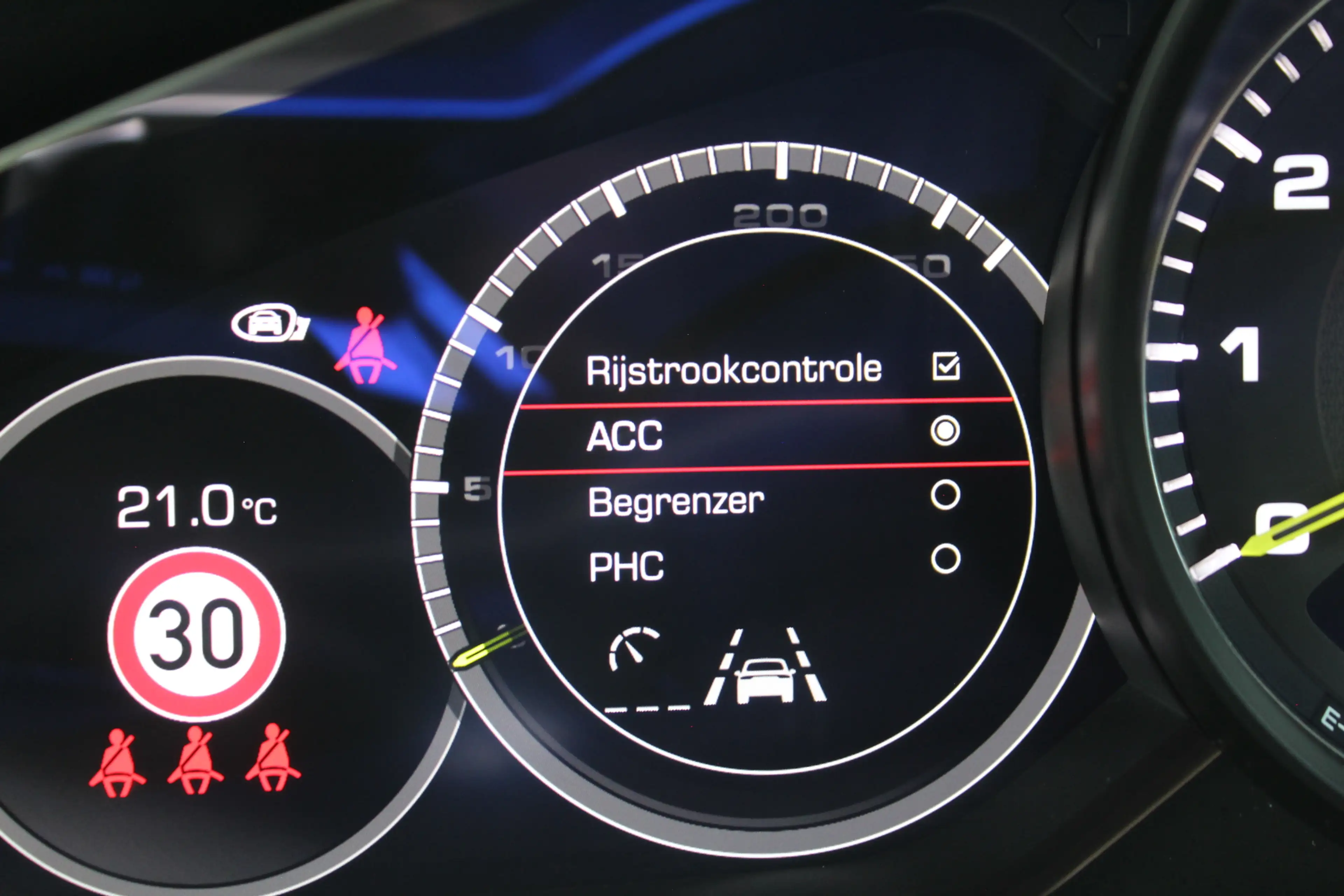 Porsche Cayenne 3.0 E-Hybrid | Fiscaal €101.261,- | BTW | Panorama — photo 20