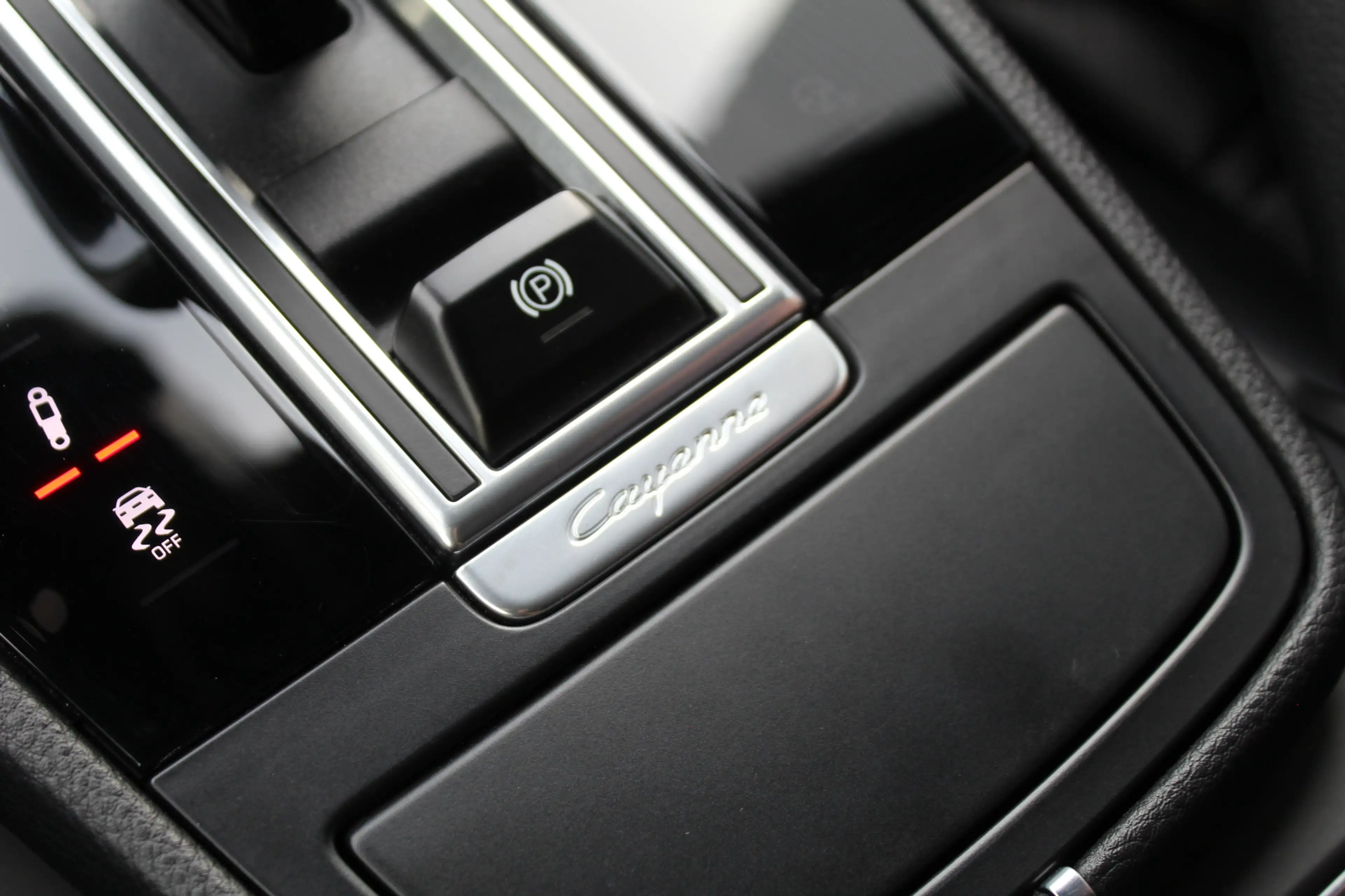 Porsche Cayenne 3.0 E-Hybrid | Fiscaal €101.261,- | BTW | Panorama — photo 37
