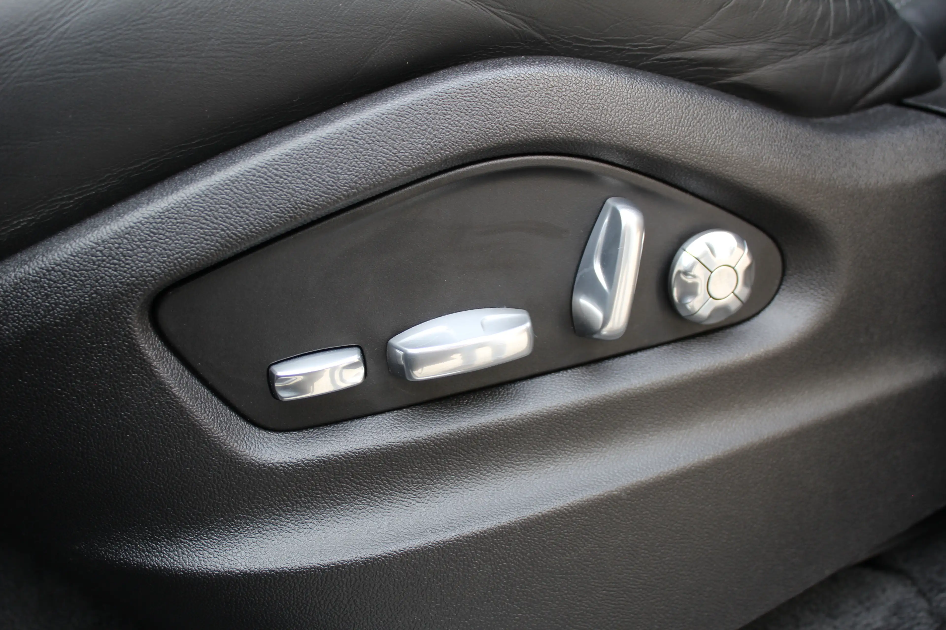 Porsche Cayenne 3.0 E-Hybrid | Fiscaal €101.261,- | BTW | Panorama — photo 39