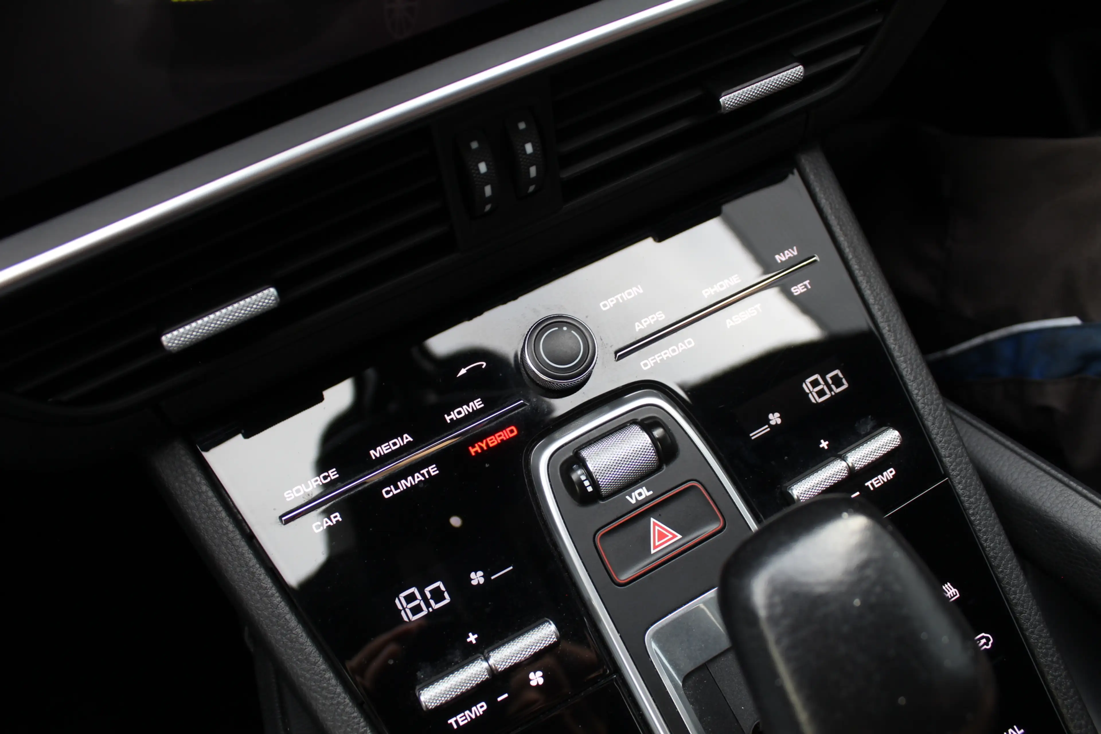 Porsche Cayenne 3.0 E-Hybrid | Fiscaal €101.261,- | BTW | Panorama — photo 48