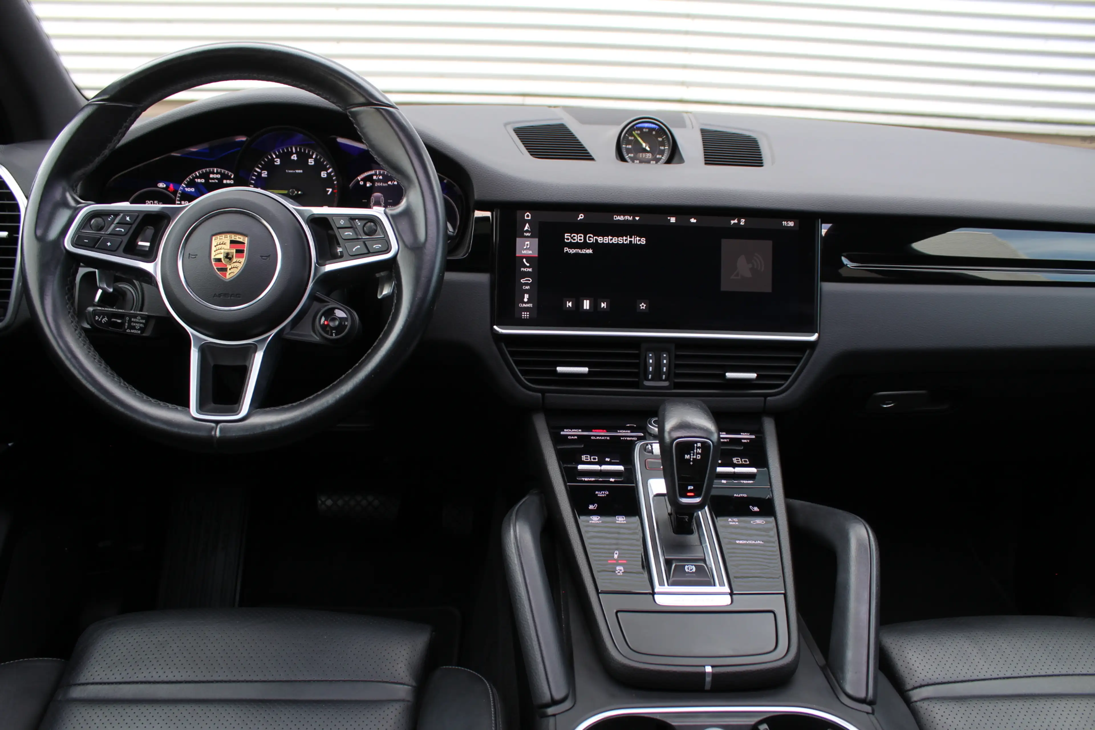 Porsche Cayenne 3.0 E-Hybrid | Fiscaal €101.261,- | BTW | Panorama — photo 5
