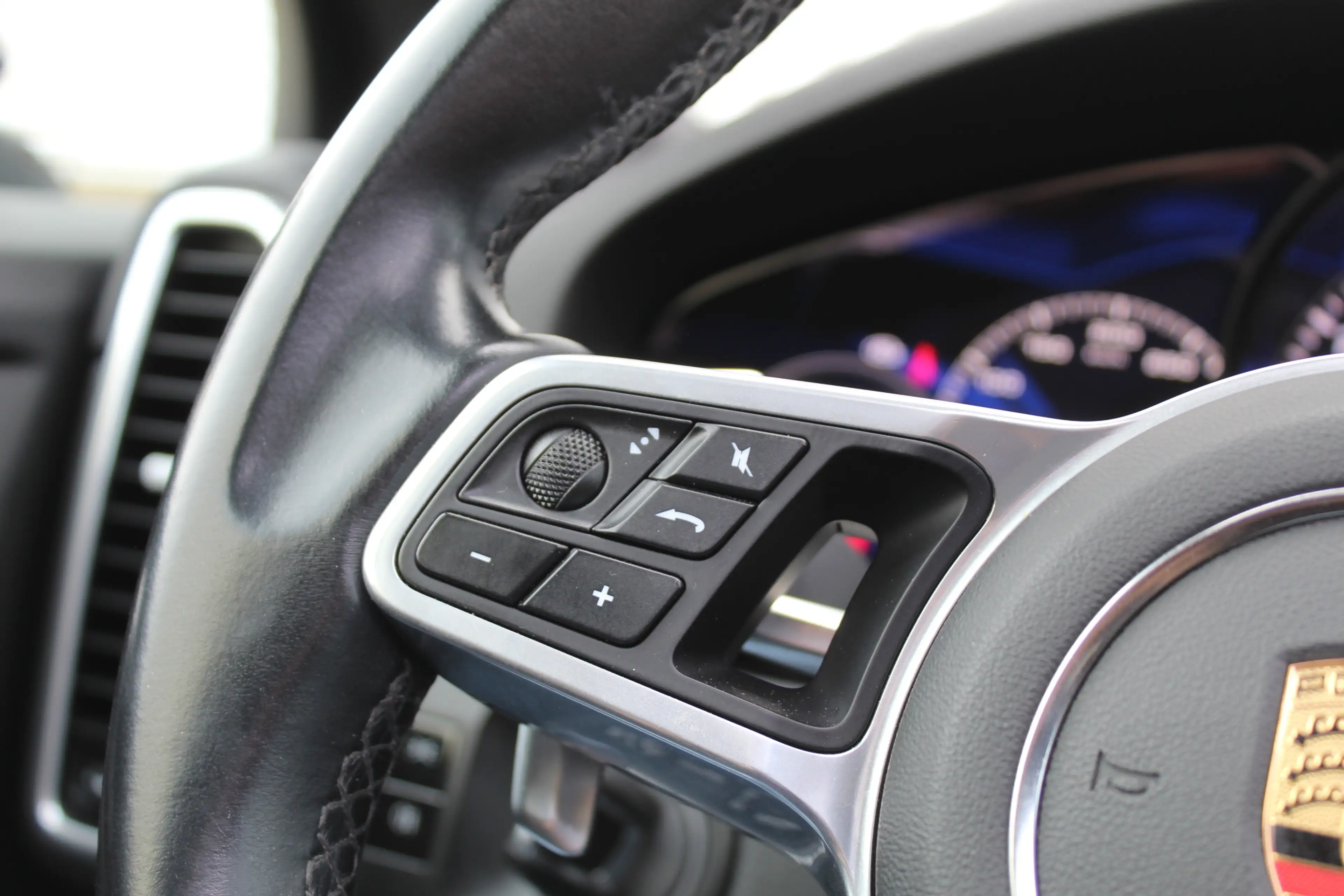 Porsche Cayenne 3.0 E-Hybrid | Fiscaal €101.261,- | BTW | Panorama — photo 11