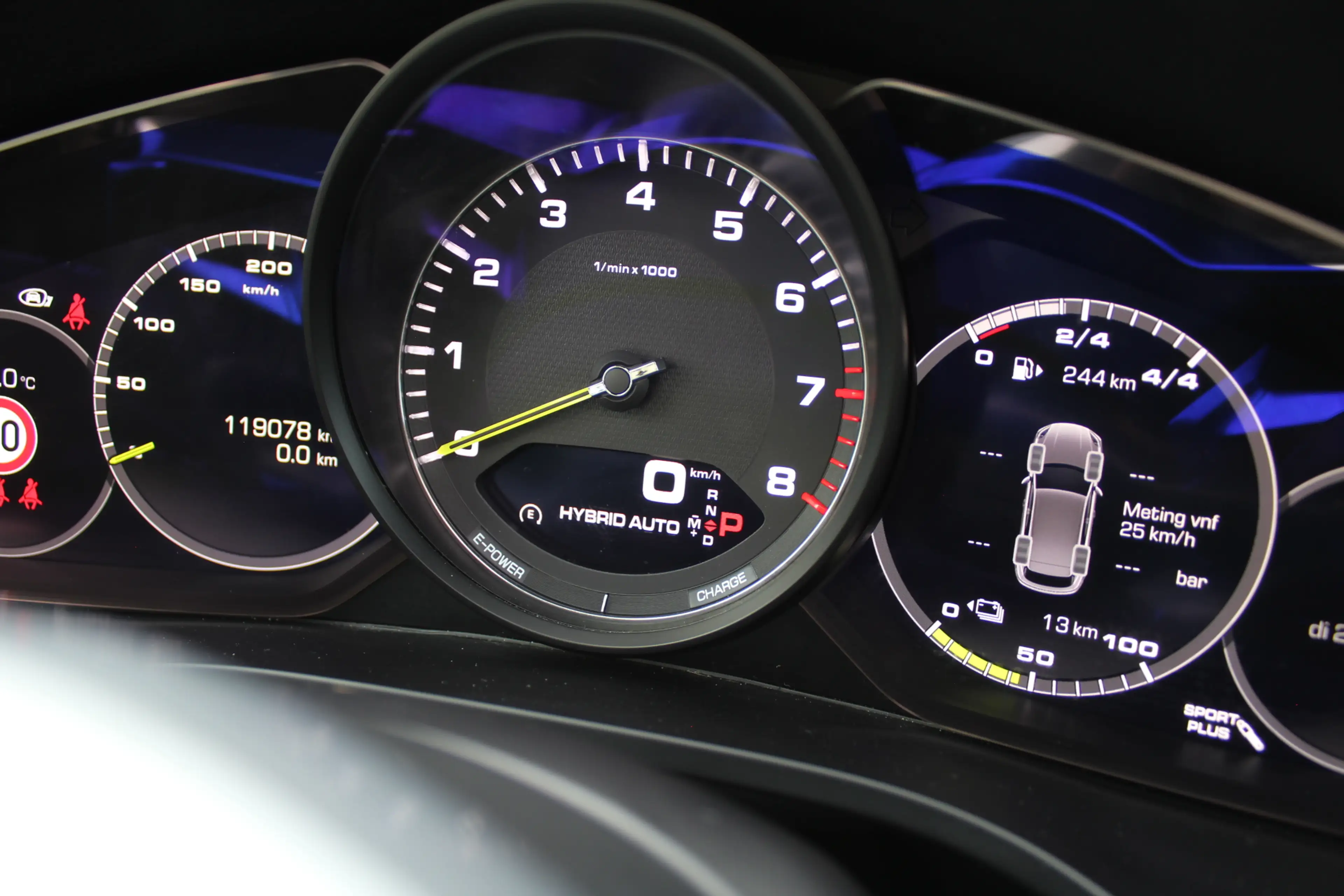 Porsche Cayenne 3.0 E-Hybrid | Fiscaal €101.261,- | BTW | Panorama — photo 12
