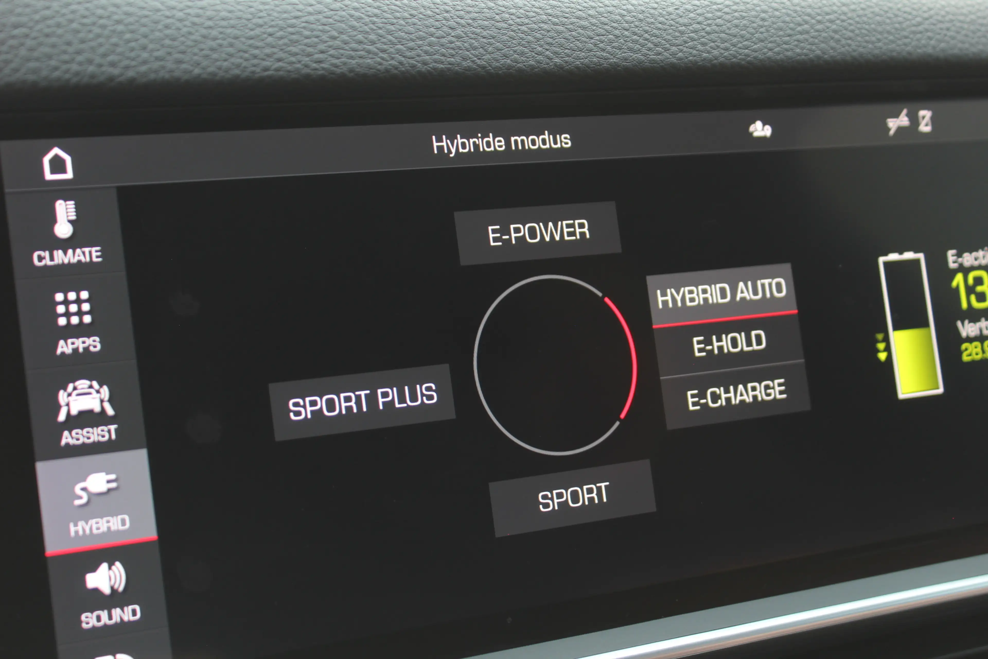 Porsche Cayenne 3.0 E-Hybrid | Fiscaal €101.261,- | BTW | Panorama — photo 42