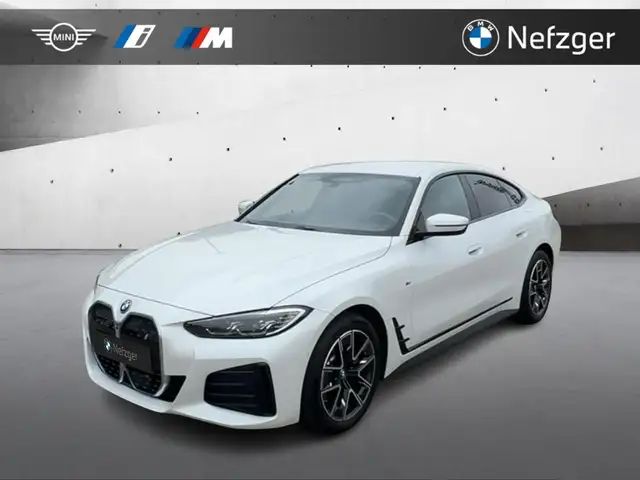 Bmw i4 eDrive40 M Sport AHK Driving Assistant Professiona