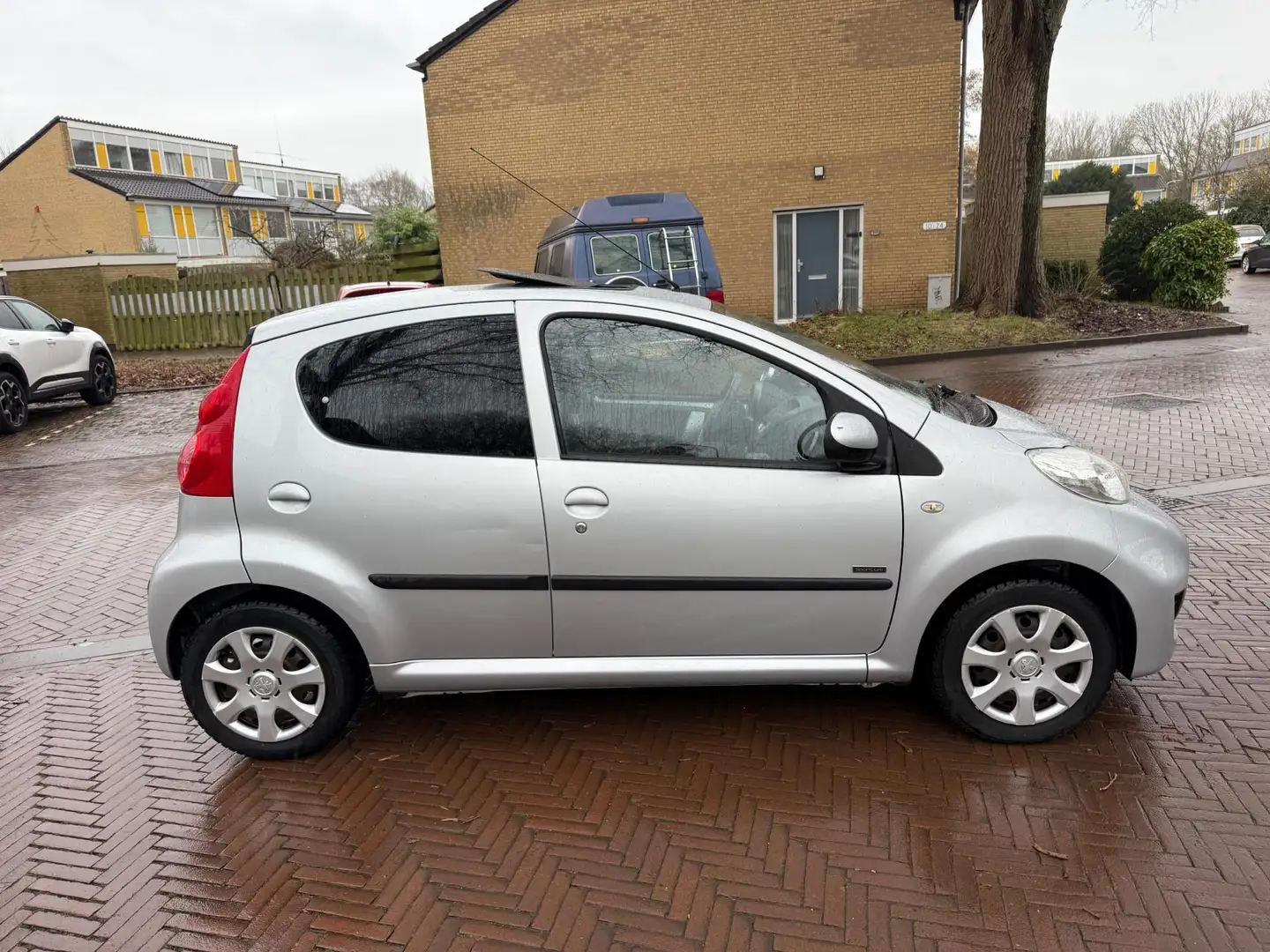 Peugeot 107 Airco / 52.000 NAP / Open dak / Leuke auto Grau - 2