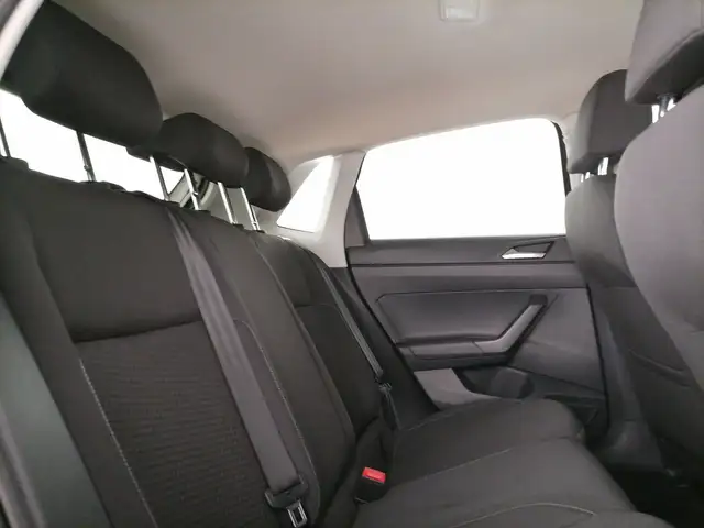 Volkswagen Polo view 8