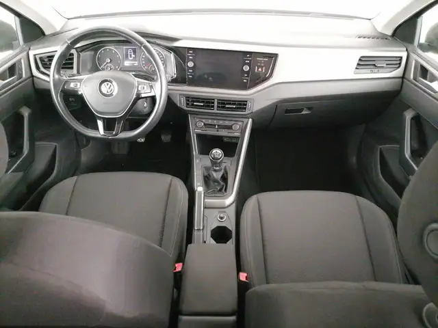 Volkswagen Polo view 9
