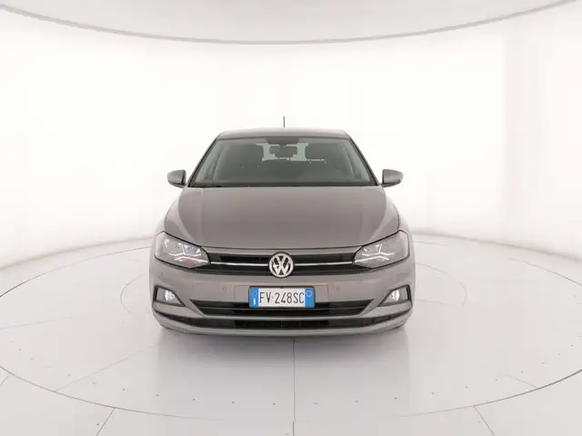 Volkswagen Polo view 5