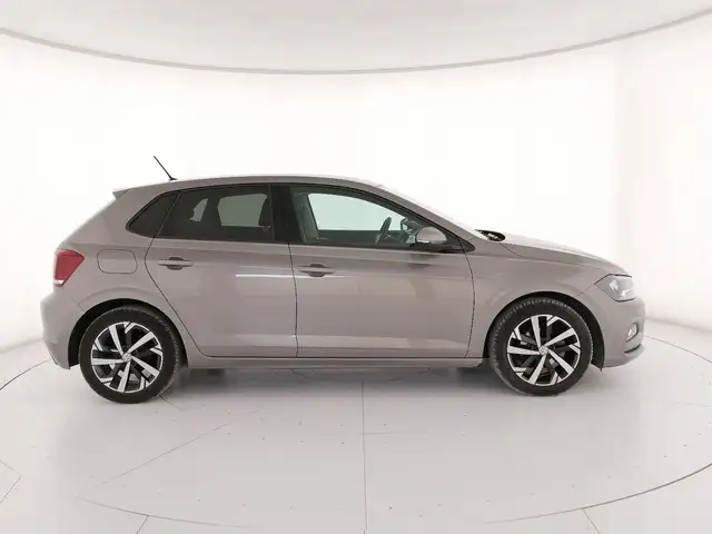 Volkswagen Polo view 3