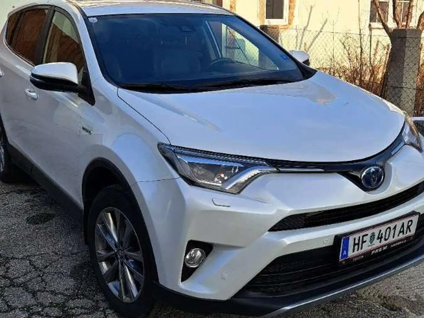 Toyota RAV4 RAV4 2,5 Hybrid Active 2WD Aut. Active Weiß - 2