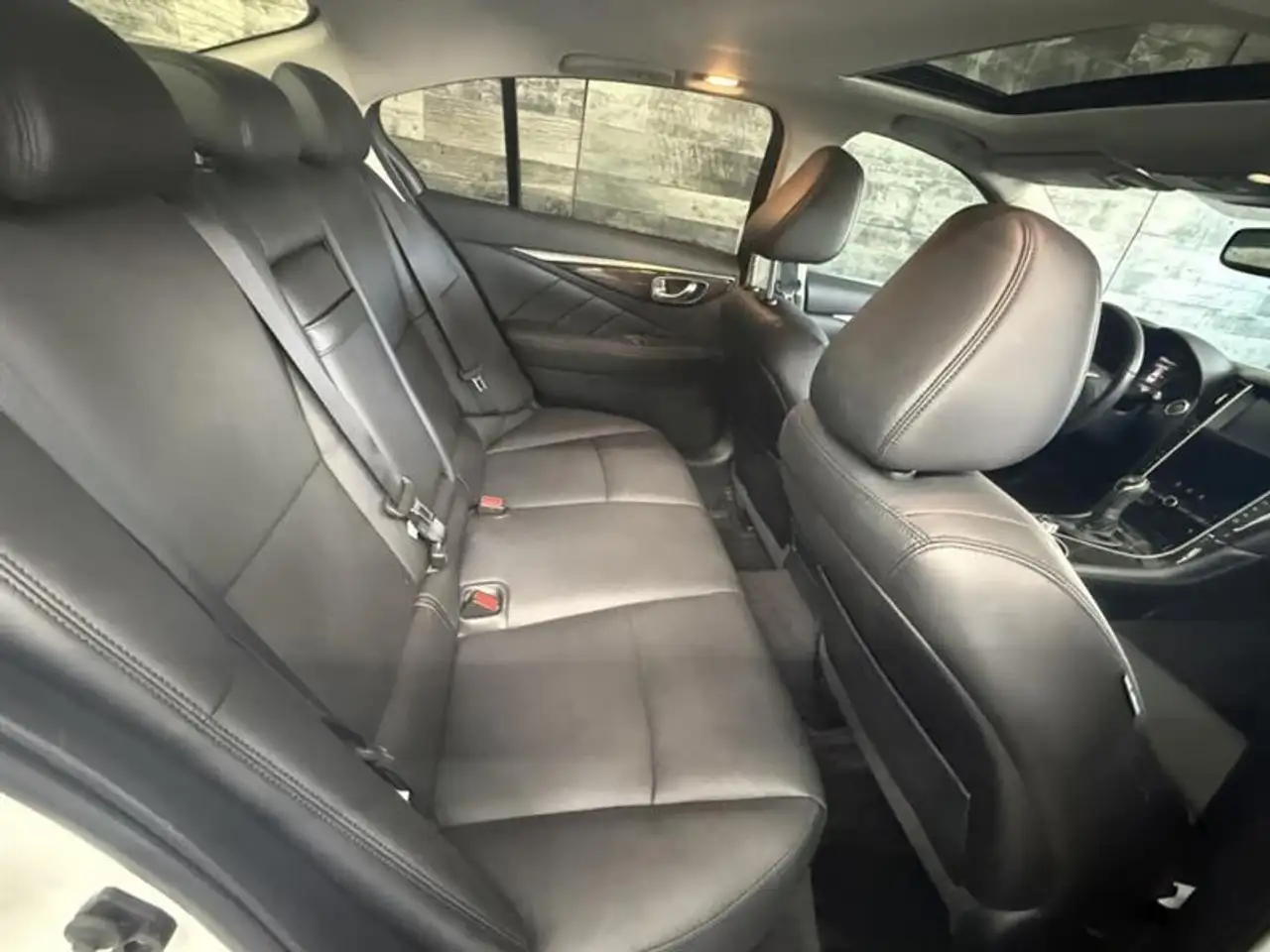 Infiniti Q50 снимка Infiniti Q50