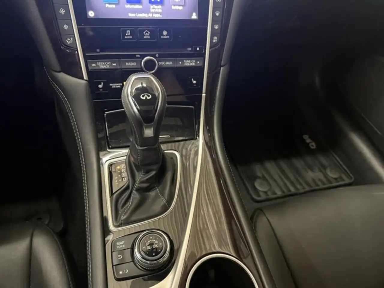 Infiniti Q50 снимка Infiniti Q50