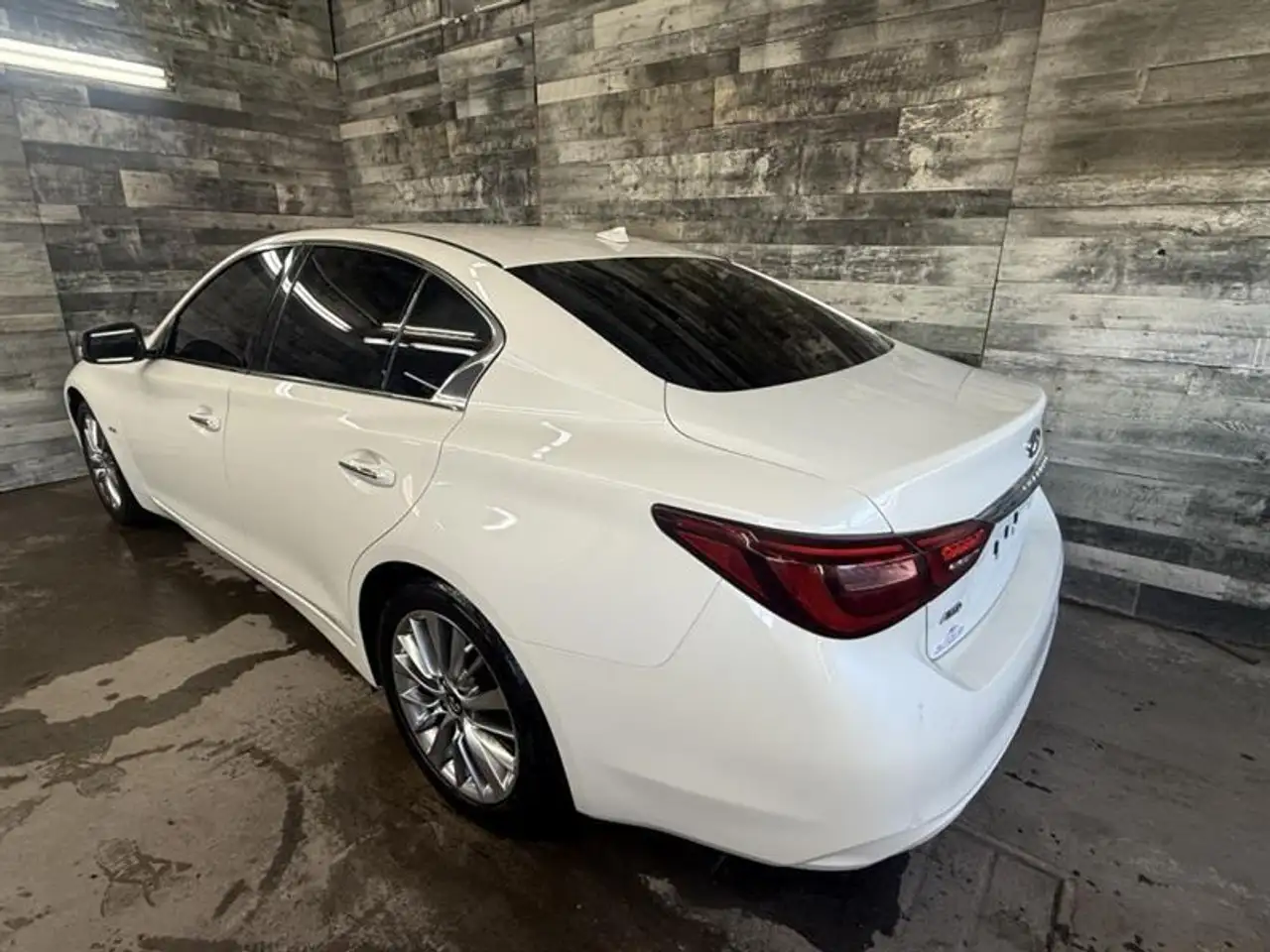 Infiniti Q50 снимка Infiniti Q50