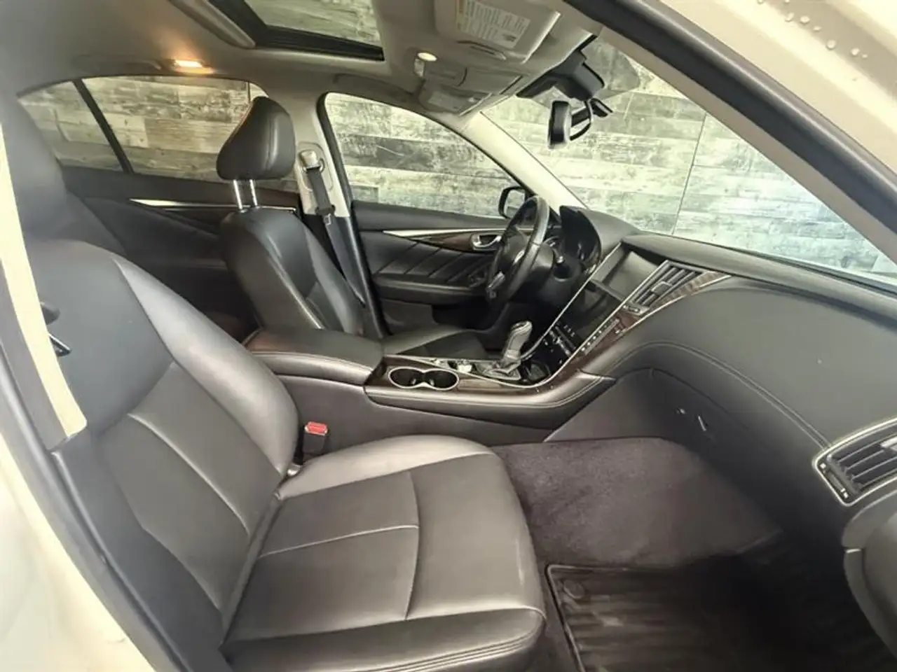 Infiniti Q50 снимка Infiniti Q50