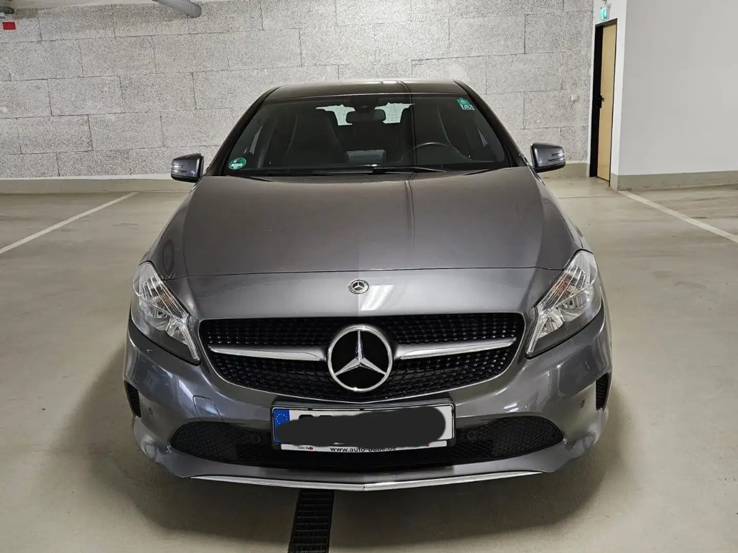 Mercedes-Benz A 180 A 180 7G-DCT Peak Edition Grey - 1