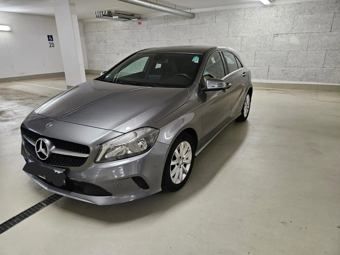 Mercedes-Benz A 180 A 180 7G-DCT Peak Edition Grey - 2
