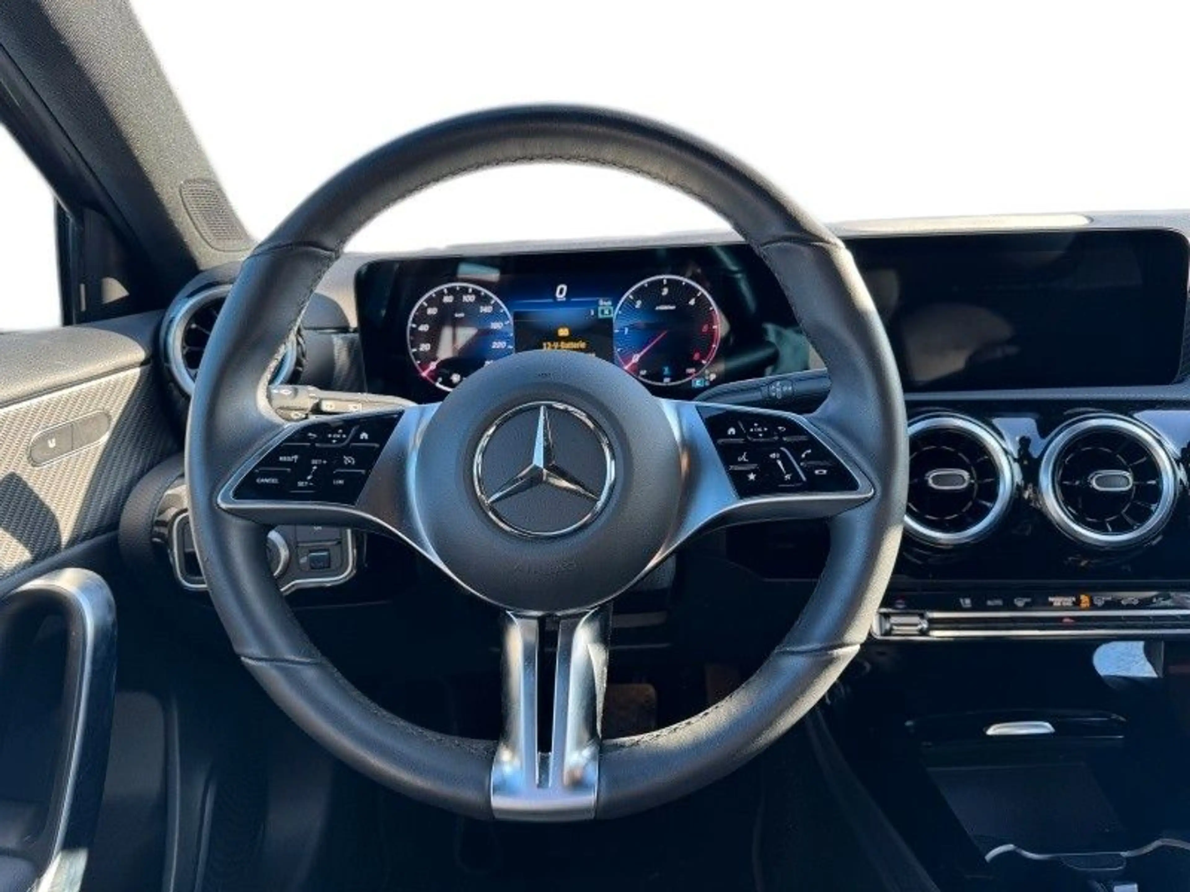 Mercedes-Benz A 200 d  Progressive /ADVANCED/WINTER/MBUX NAVI — photo 11