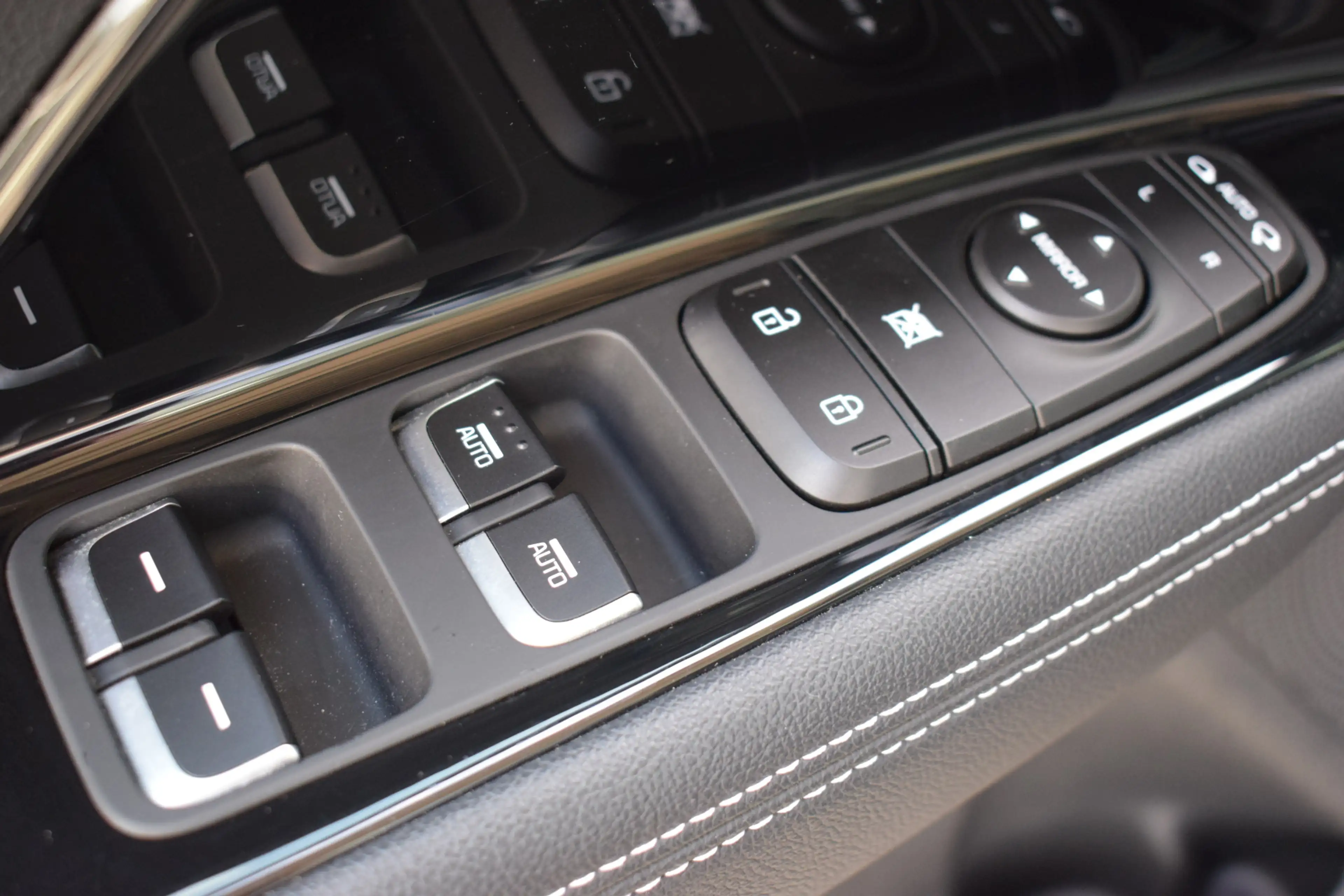Kia e-Niro DynamicPlusLine 64 kWh | Stoel- & Stuurverwarming — photo 13