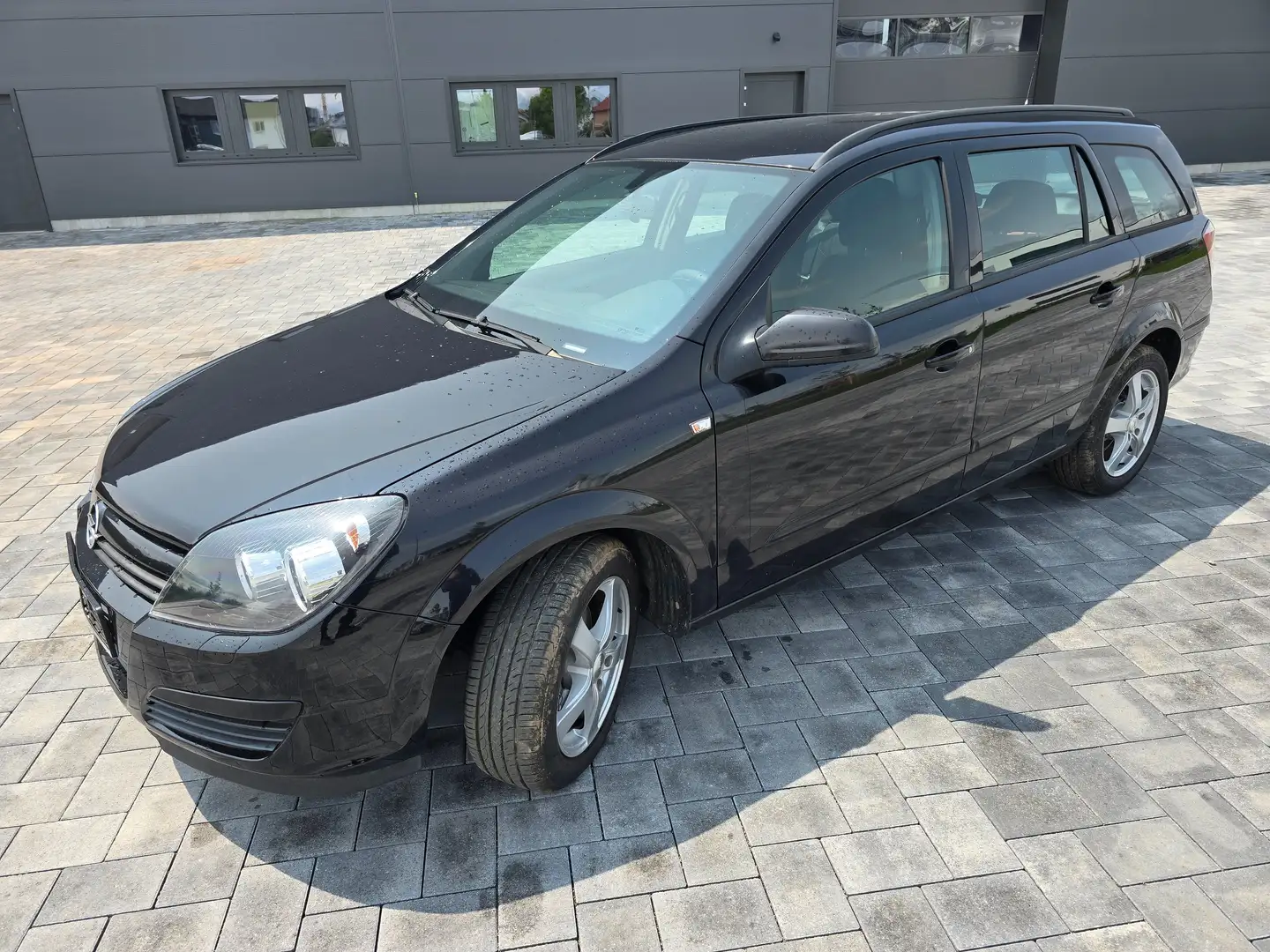 Opel Astra Edition Noir - 1