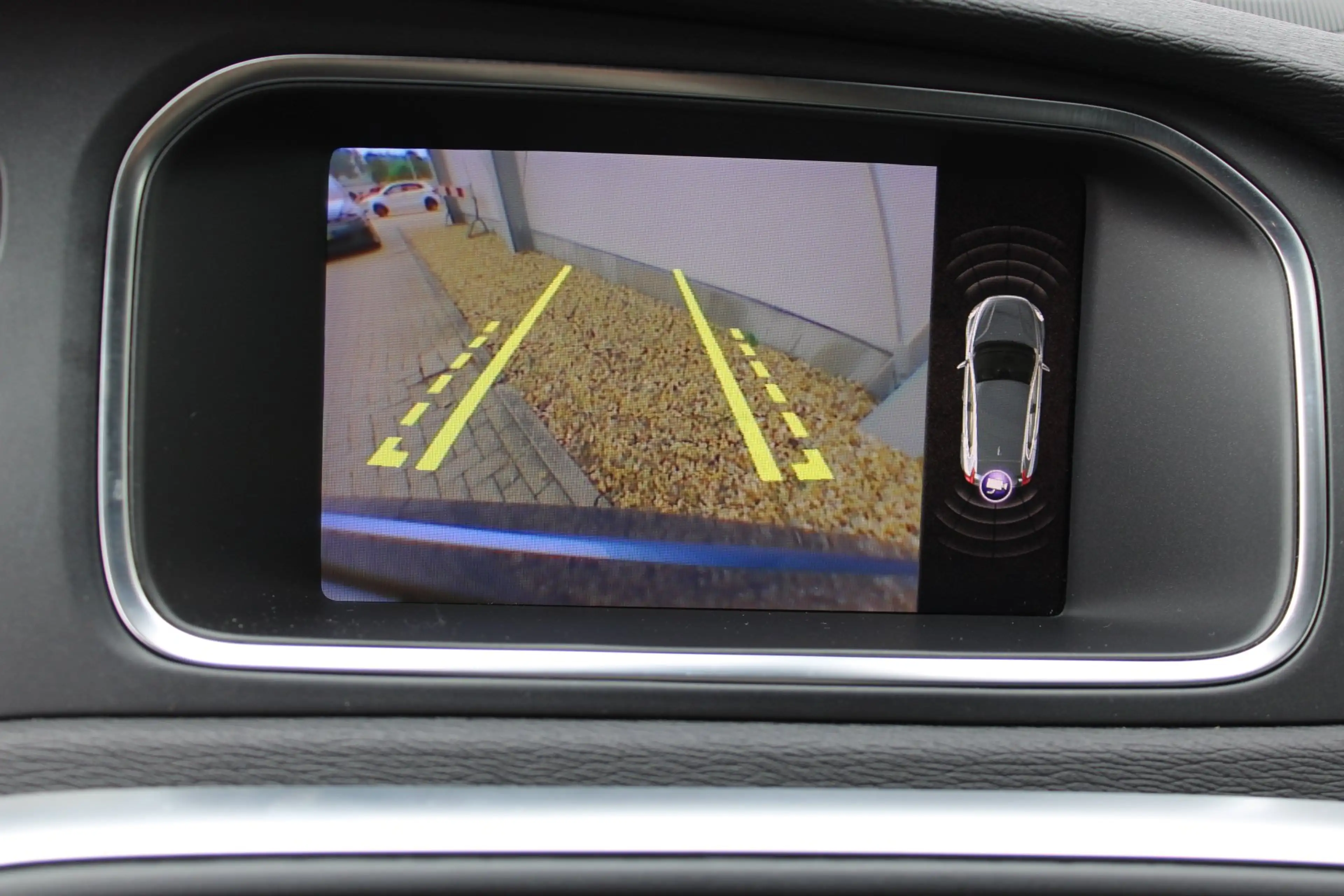 Volvo V40 1.5 T3 Polar+ Sport R-Design / Navigatie / Camera — photo 26