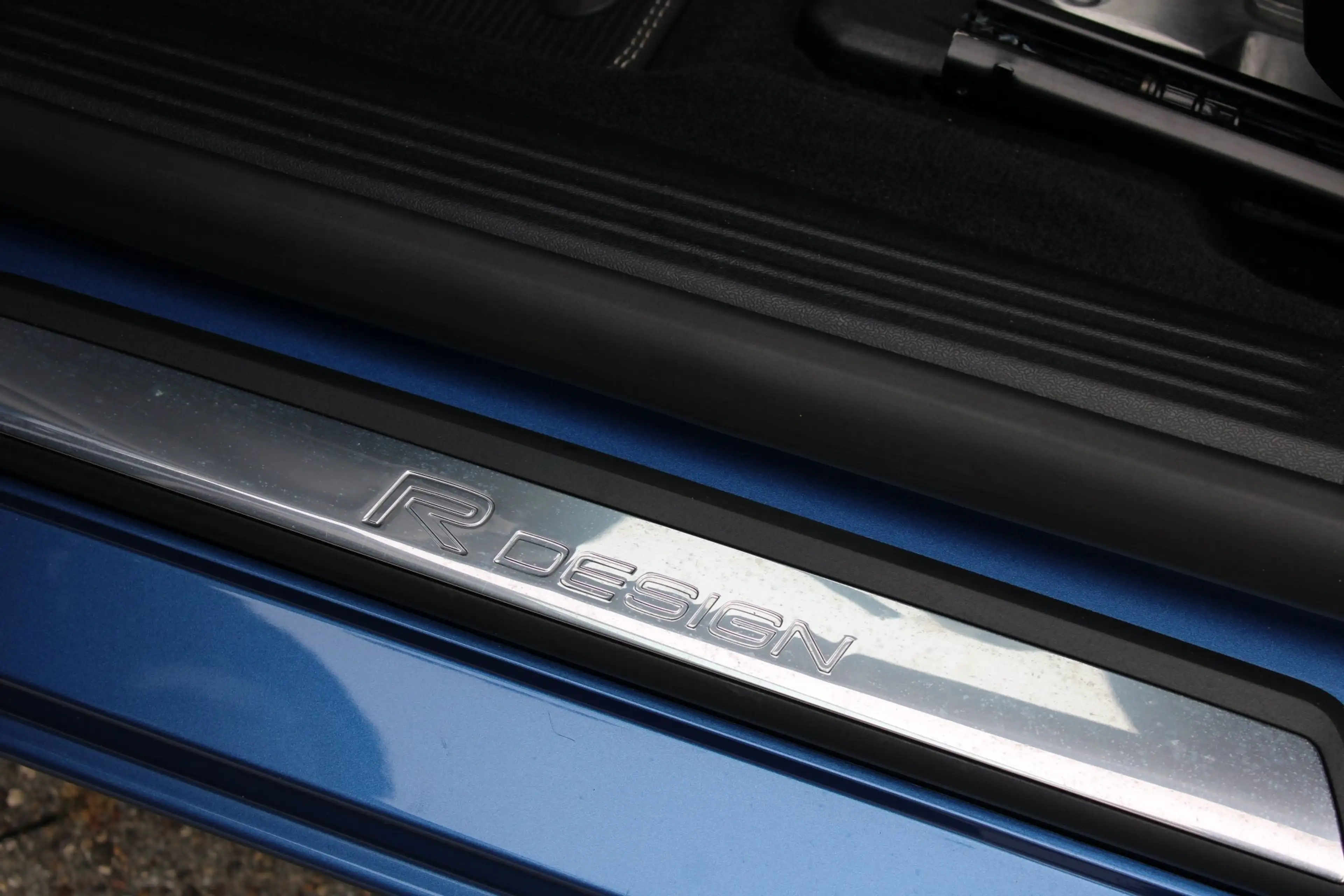 Volvo V40 1.5 T3 Polar+ Sport R-Design / Navigatie / Camera — photo 20