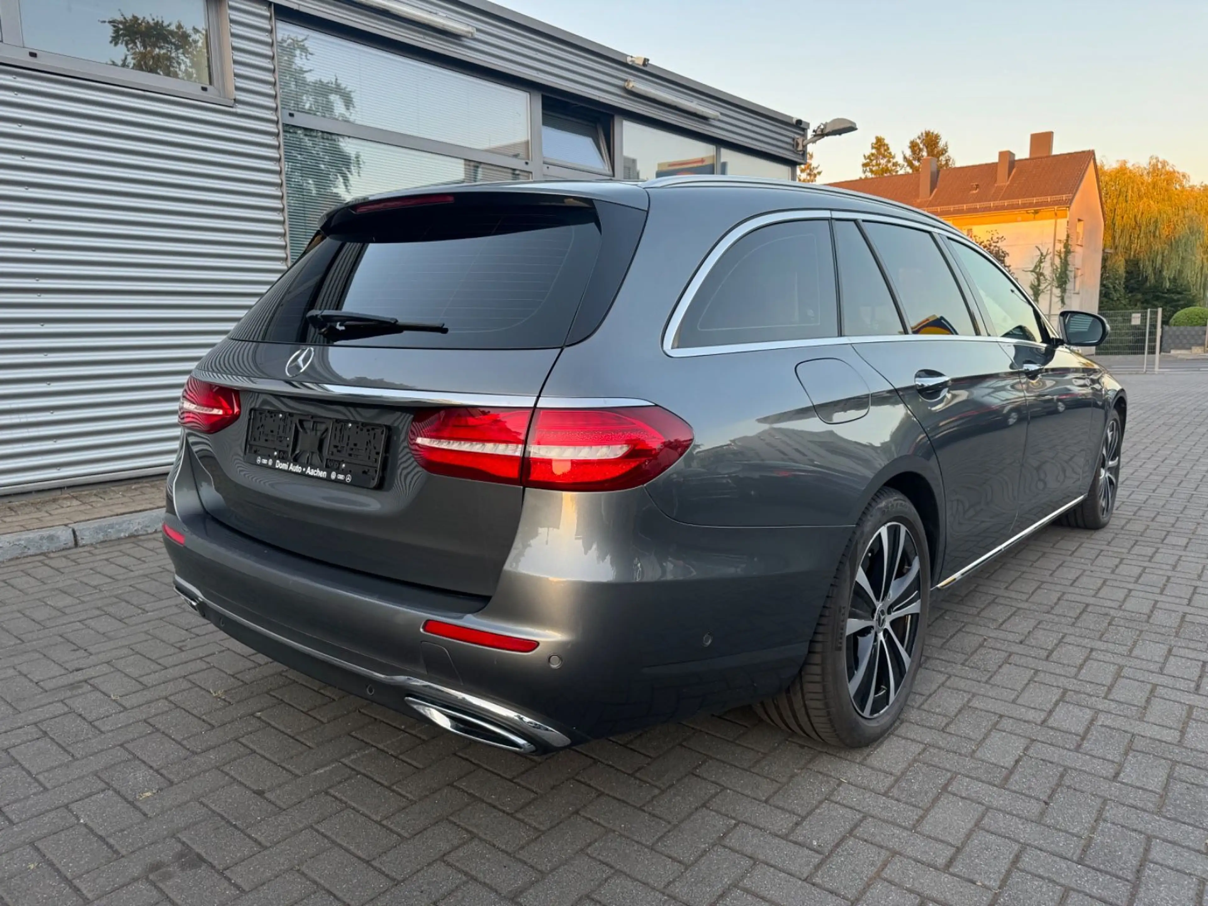 Mercedes-Benz E 400 E T-Modell E 400 d 4Matic — photo 8