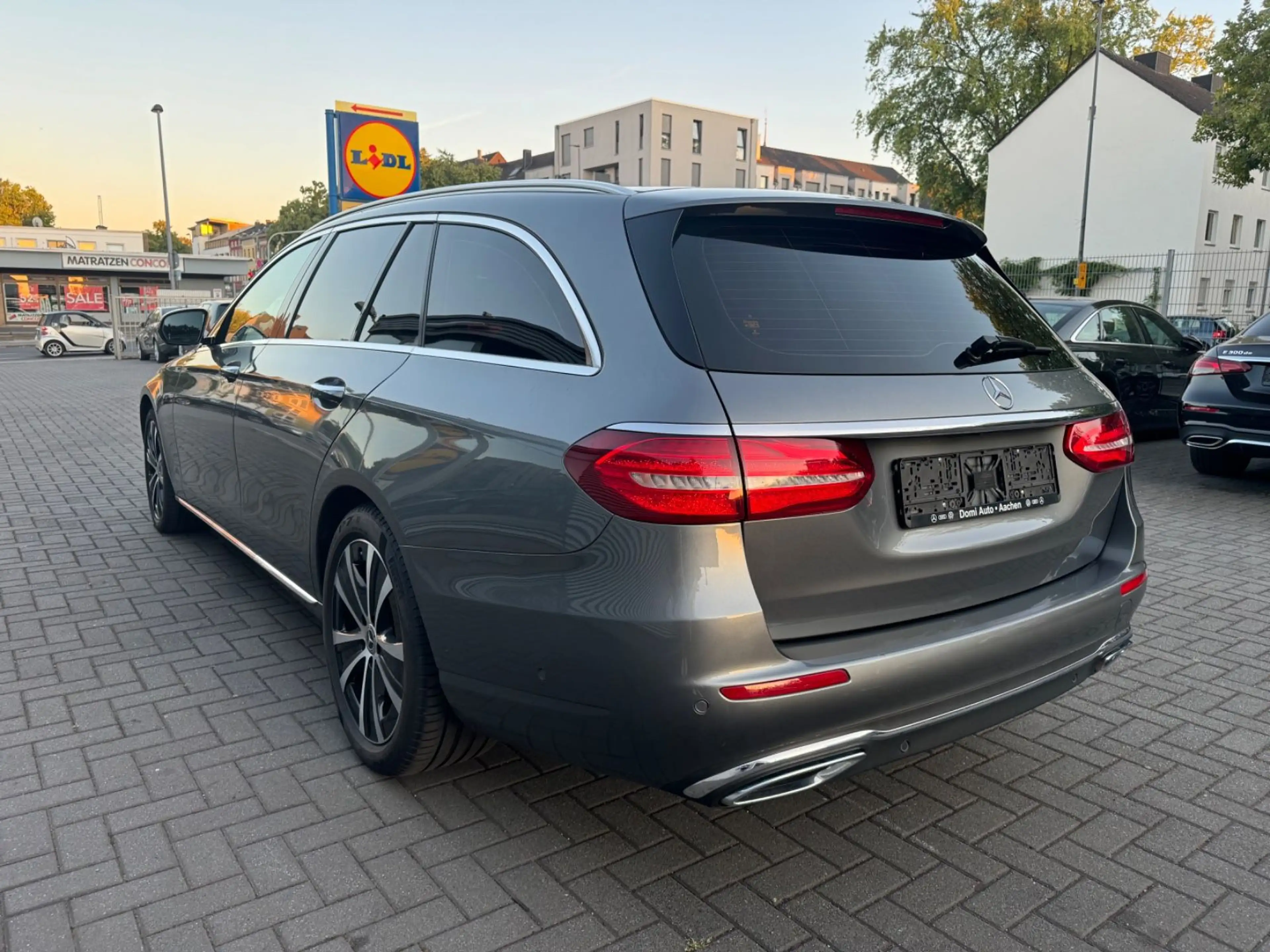 Mercedes-Benz E 400 E T-Modell E 400 d 4Matic — photo 6