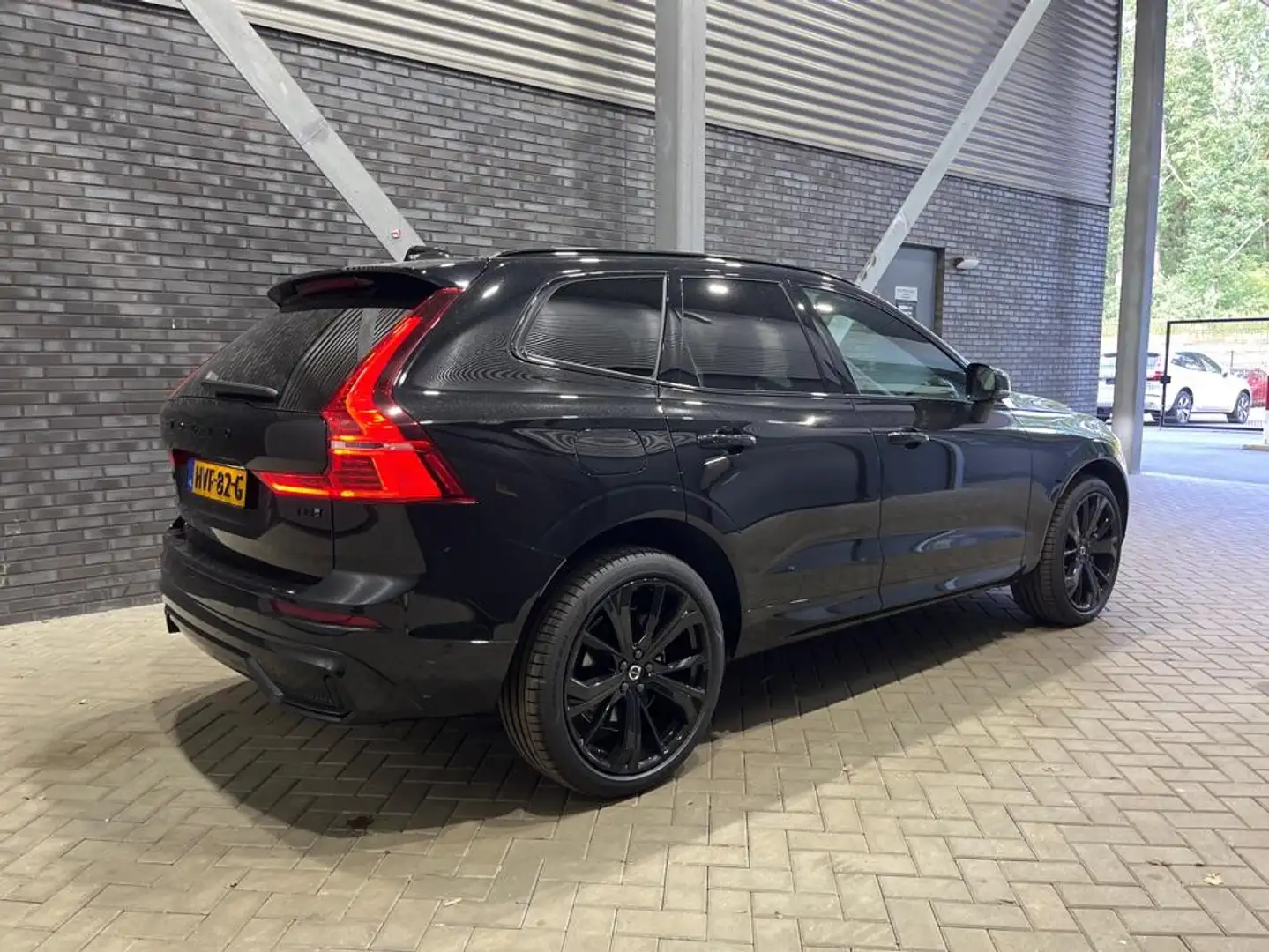 Volvo XC60 T8 Plug-in hybrid Plus Black Edition | ACC | Panor Zwart - 2