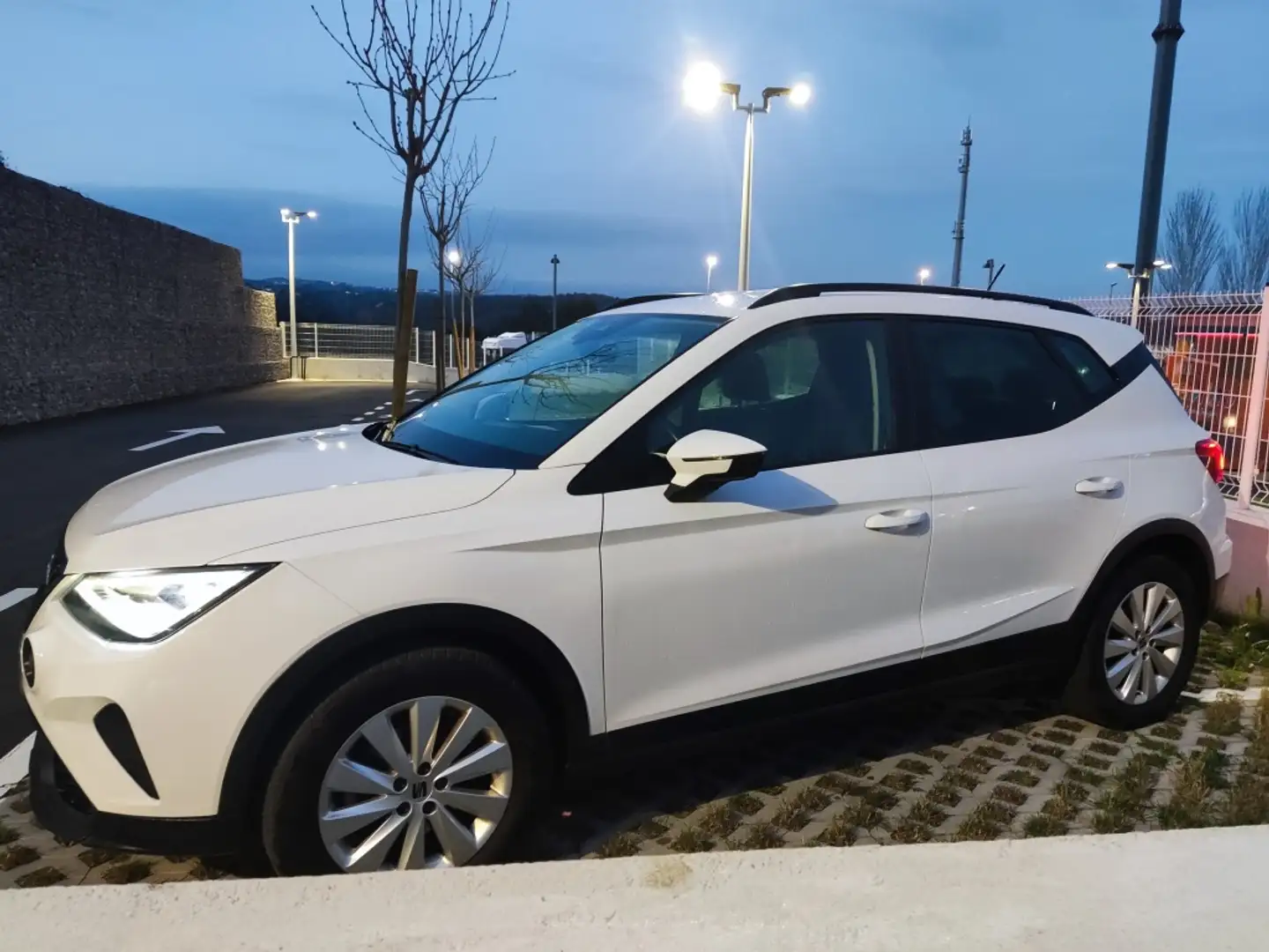 SEAT Arona 1.0 TSI S&S Style XM 110 Blanco - 1