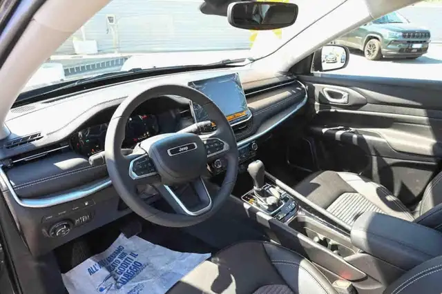 Jeep Compass view 12