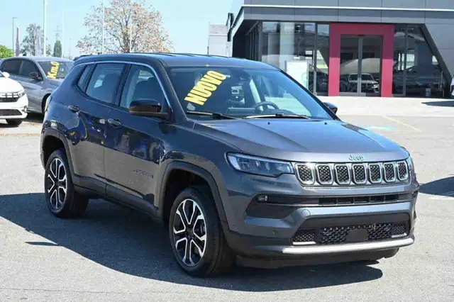 Jeep Compass view 3