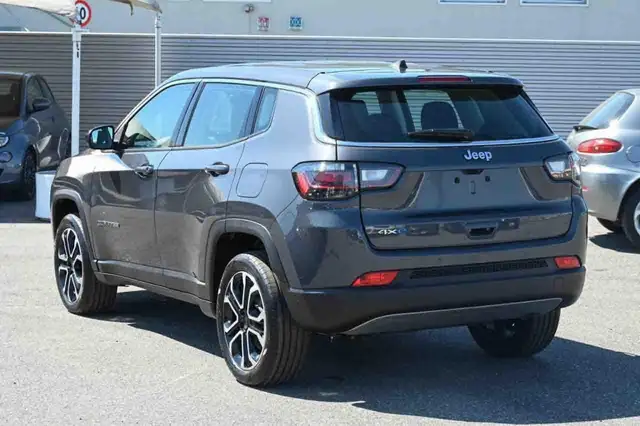 Jeep Compass view 7