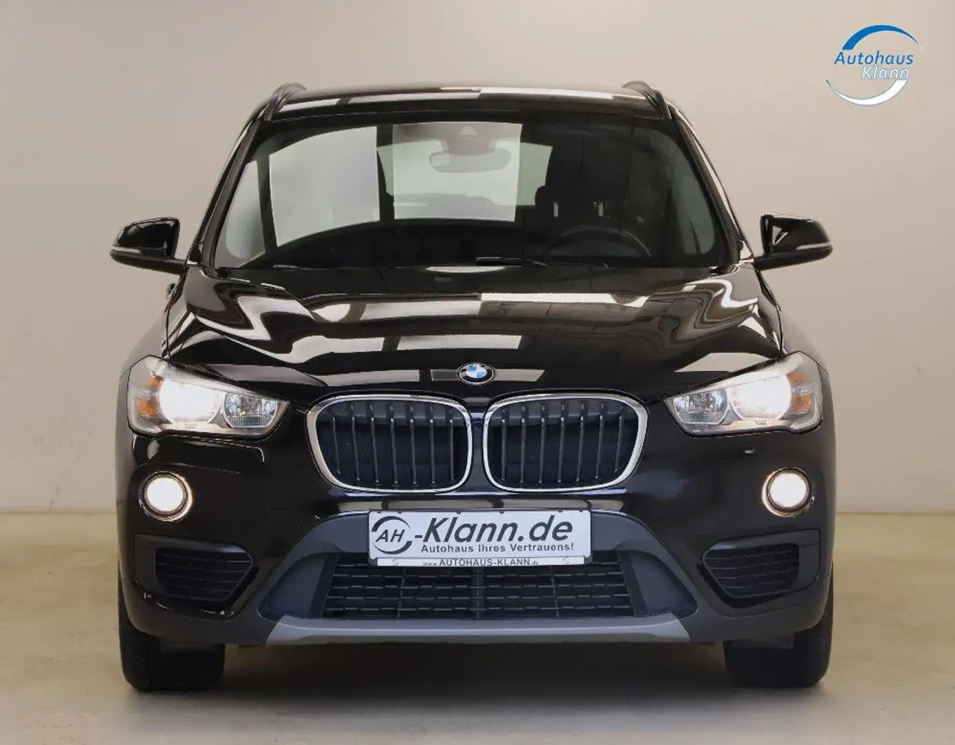 BMW X1 18 i 1.5 136PS sDrive Navi R-Kamera Schwarz - 2
