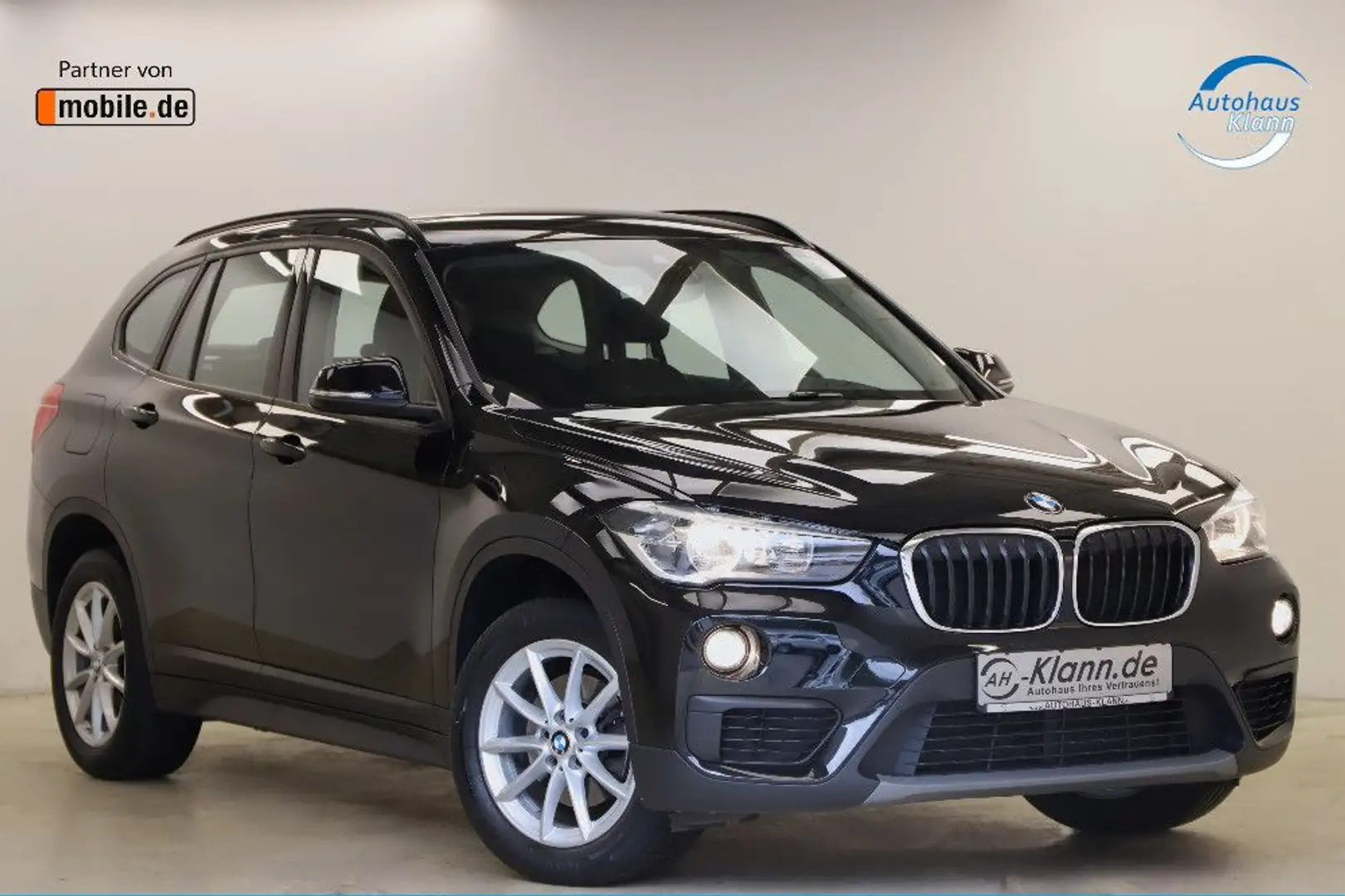 BMW X1 18 i 1.5 136PS sDrive Navi R-Kamera Schwarz - 1