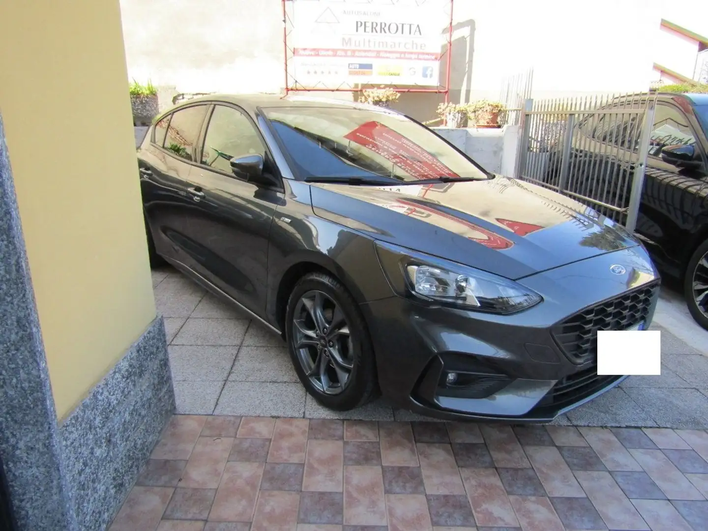 Ford Focus Focus ecoboost STLine 125 cv catena distribuzione Gris - 2