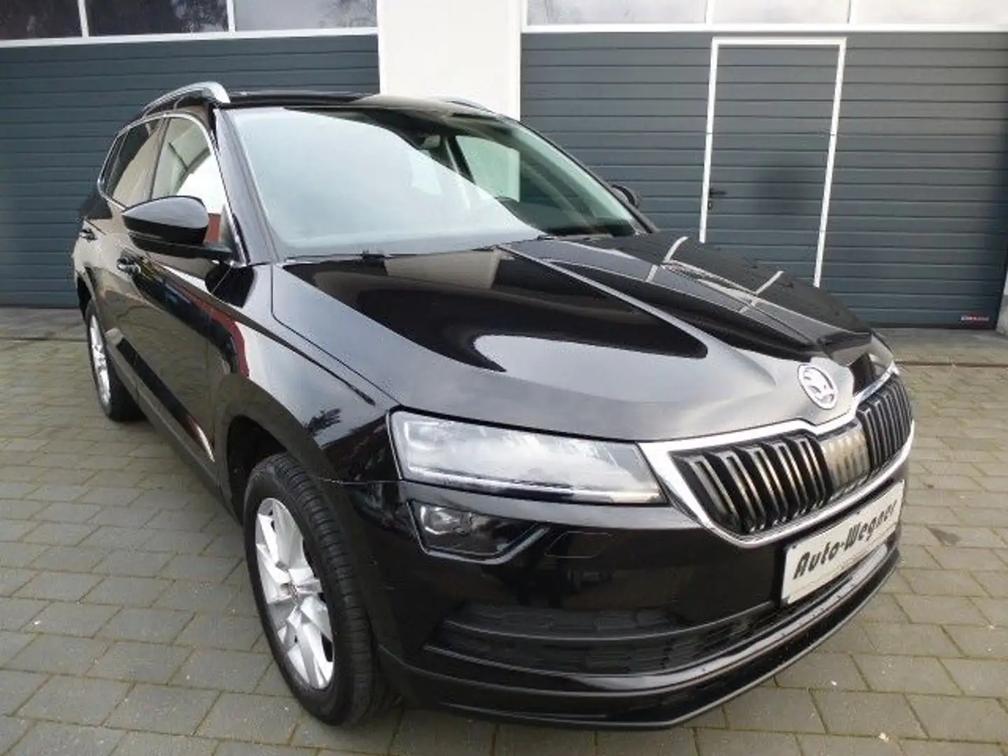 Skoda Karoq 1.5 TSI DSG Style LED Navi 4xSHZ Tempomat Schwarz - 2