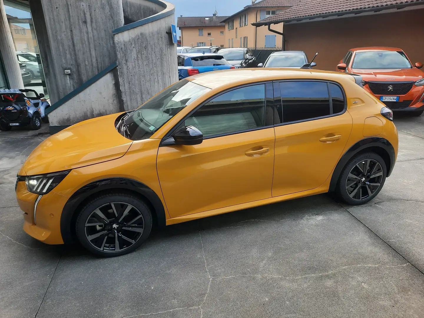 Peugeot 208 1.2 PURETECH GT S&S 100CV 7MILA KM! Oro - 2