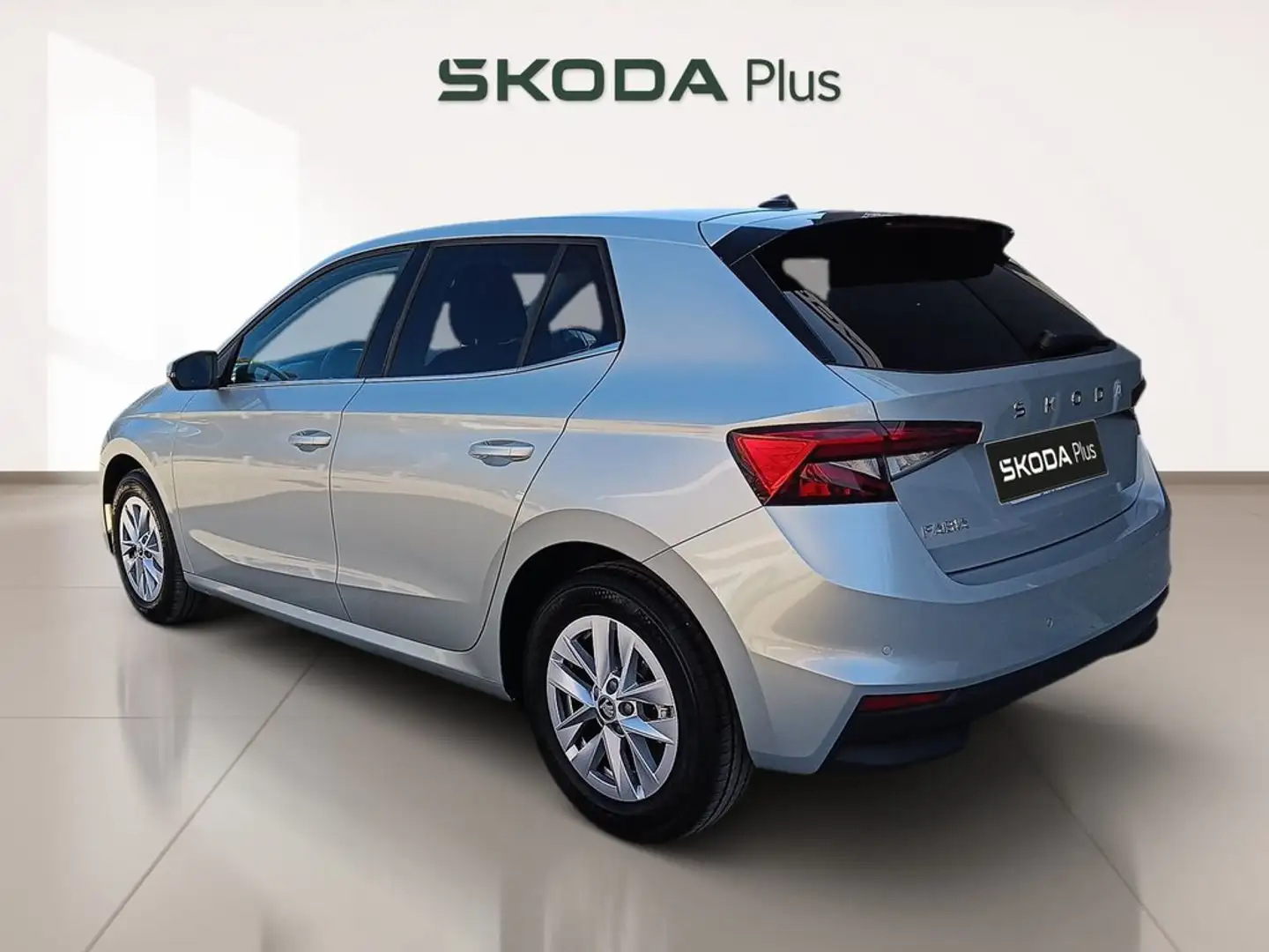 Skoda Fabia 1.0 TSI Selection DSG 85kW Plateado - 2