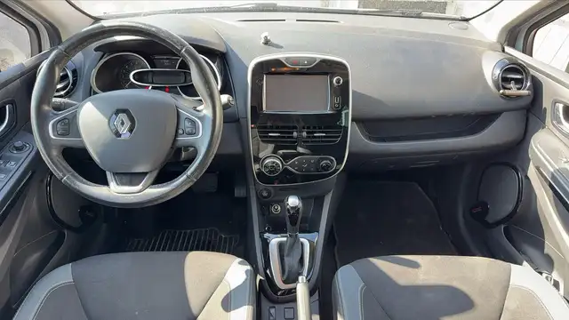 Renault Clio view 11