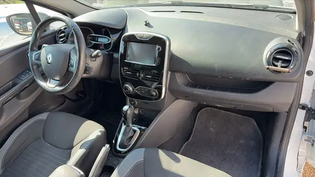 Renault Clio view 10