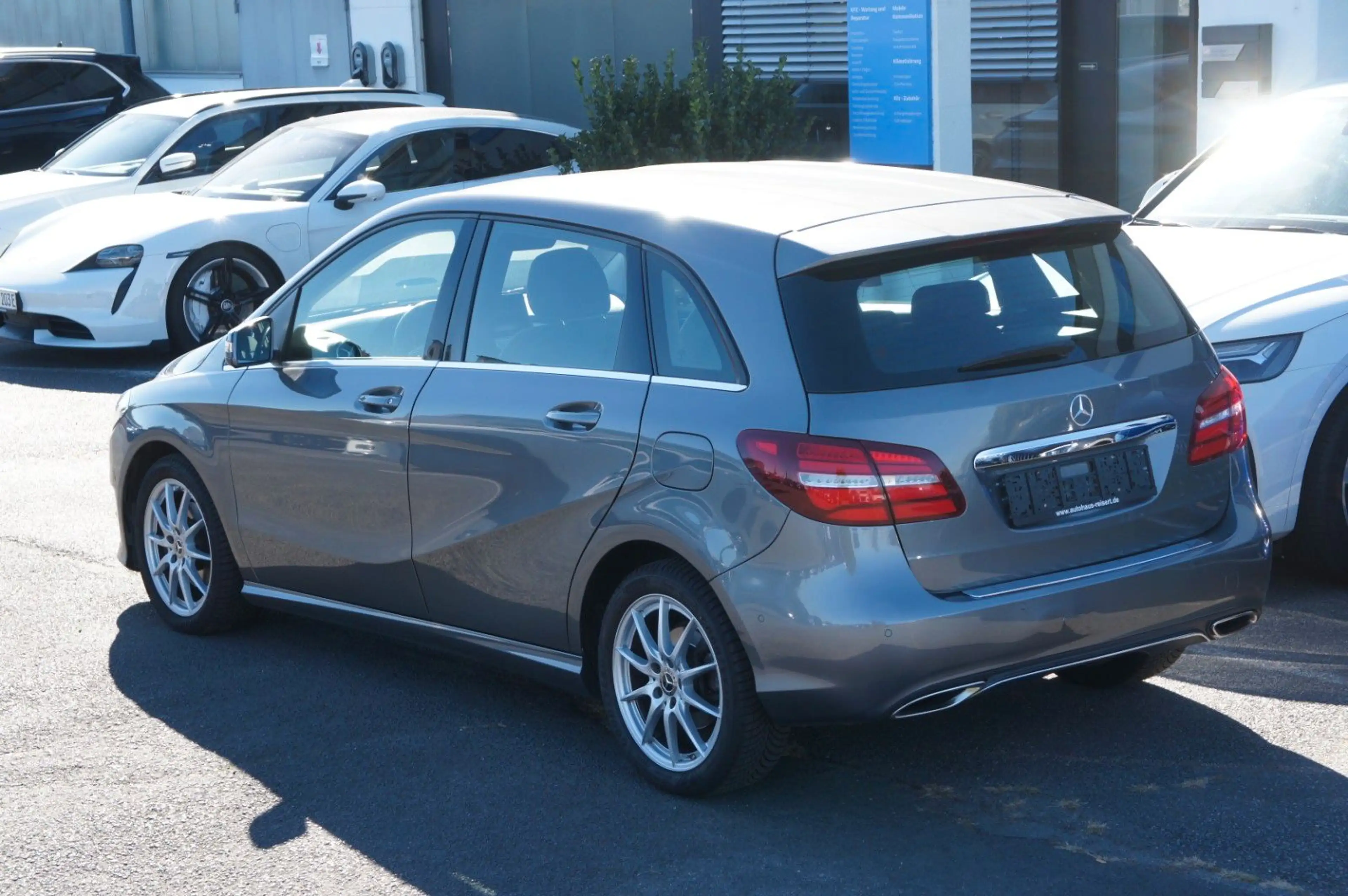 Mercedes-Benz B 200 Urban Autom.*AHK*LED*NAVI*SHZ*PDC*ALLWETTE — photo 4