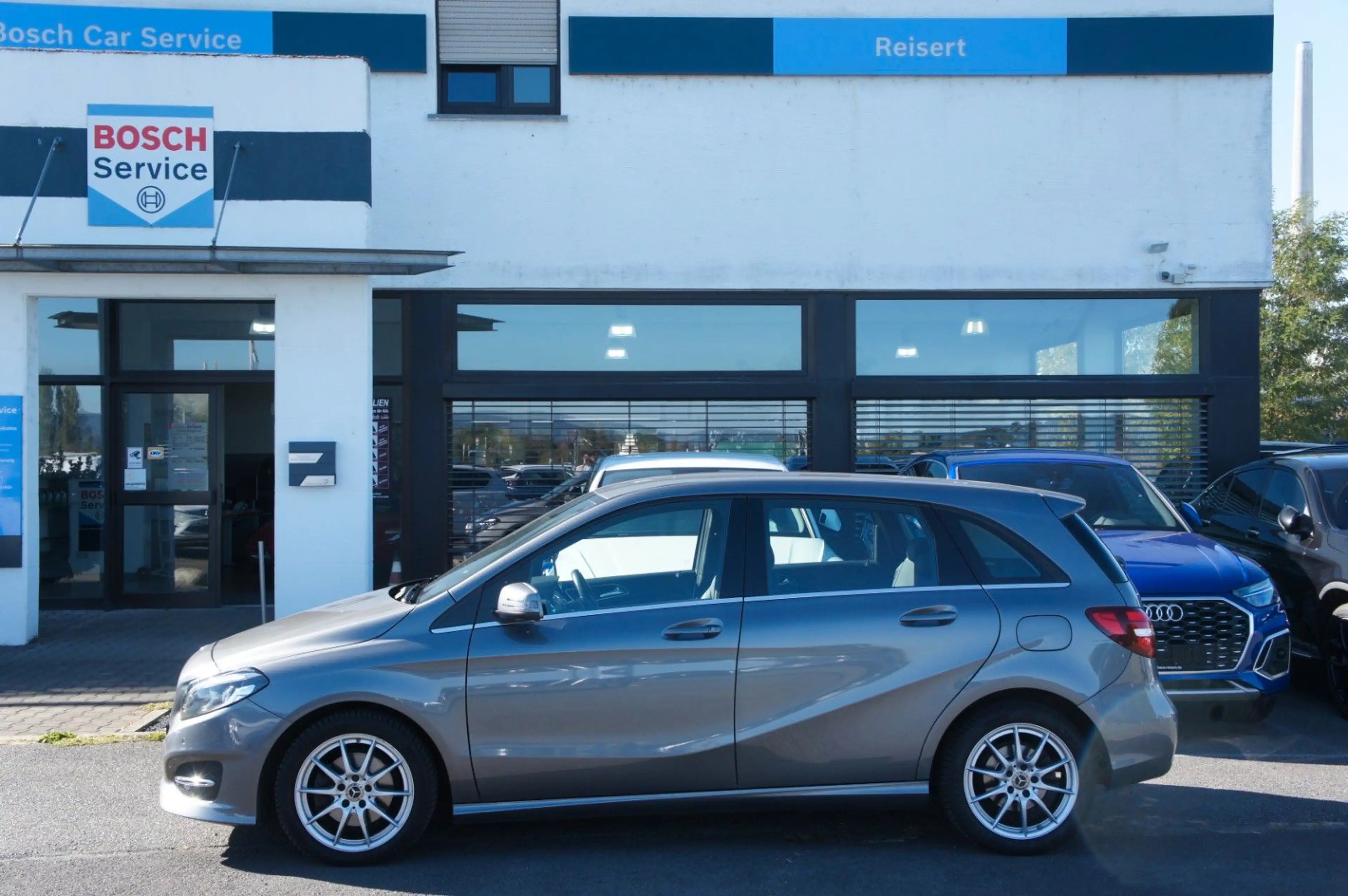 Mercedes-Benz B 200 Urban Autom.*AHK*LED*NAVI*SHZ*PDC*ALLWETTE — photo 3