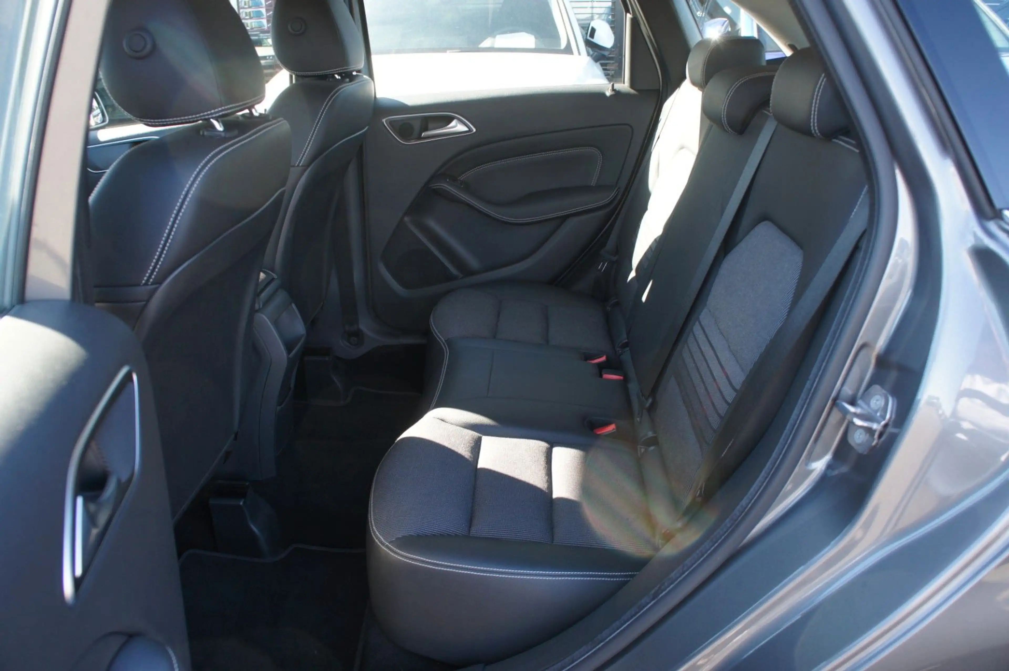 Mercedes-Benz B 200 Urban Autom.*AHK*LED*NAVI*SHZ*PDC*ALLWETTE — photo 13