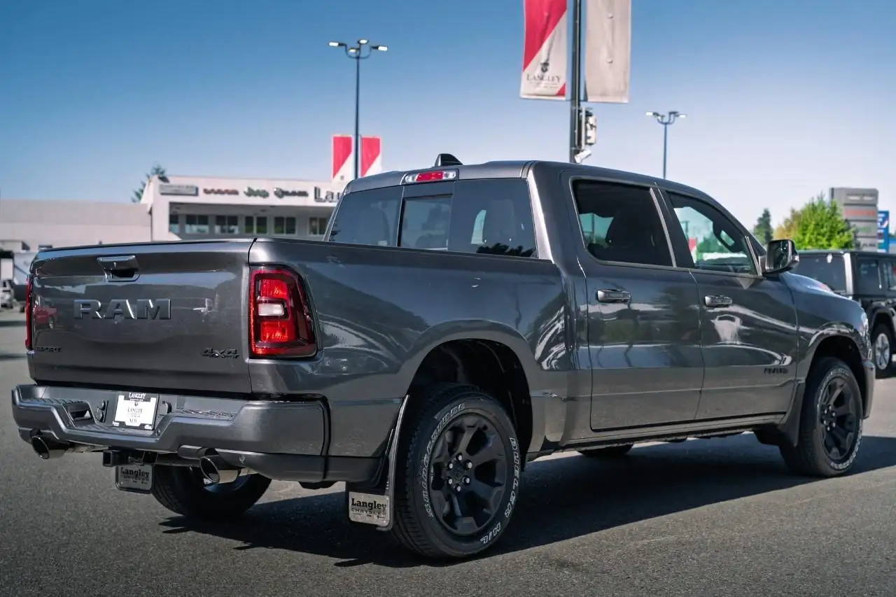 RAM 1500 снимка RAM 1500