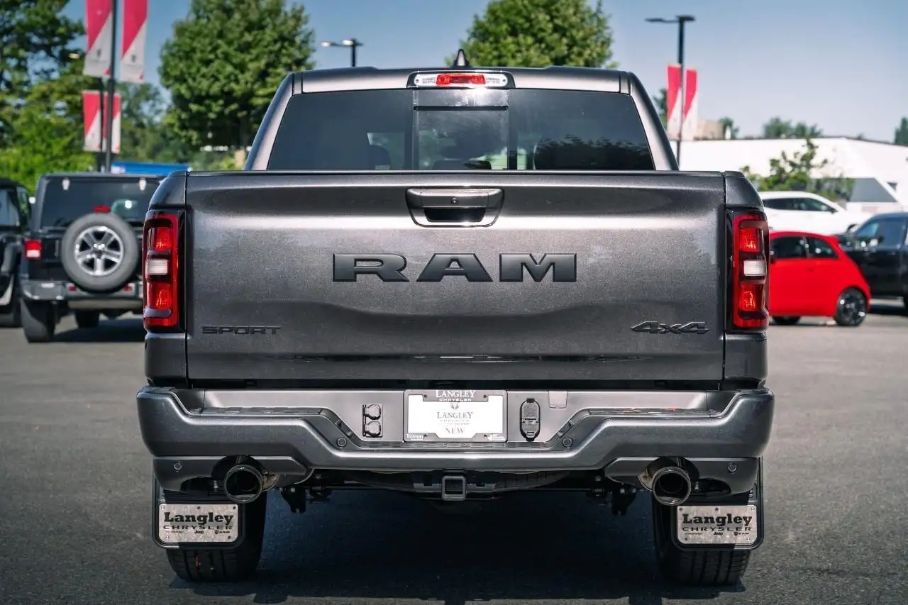 RAM 1500 снимка RAM 1500