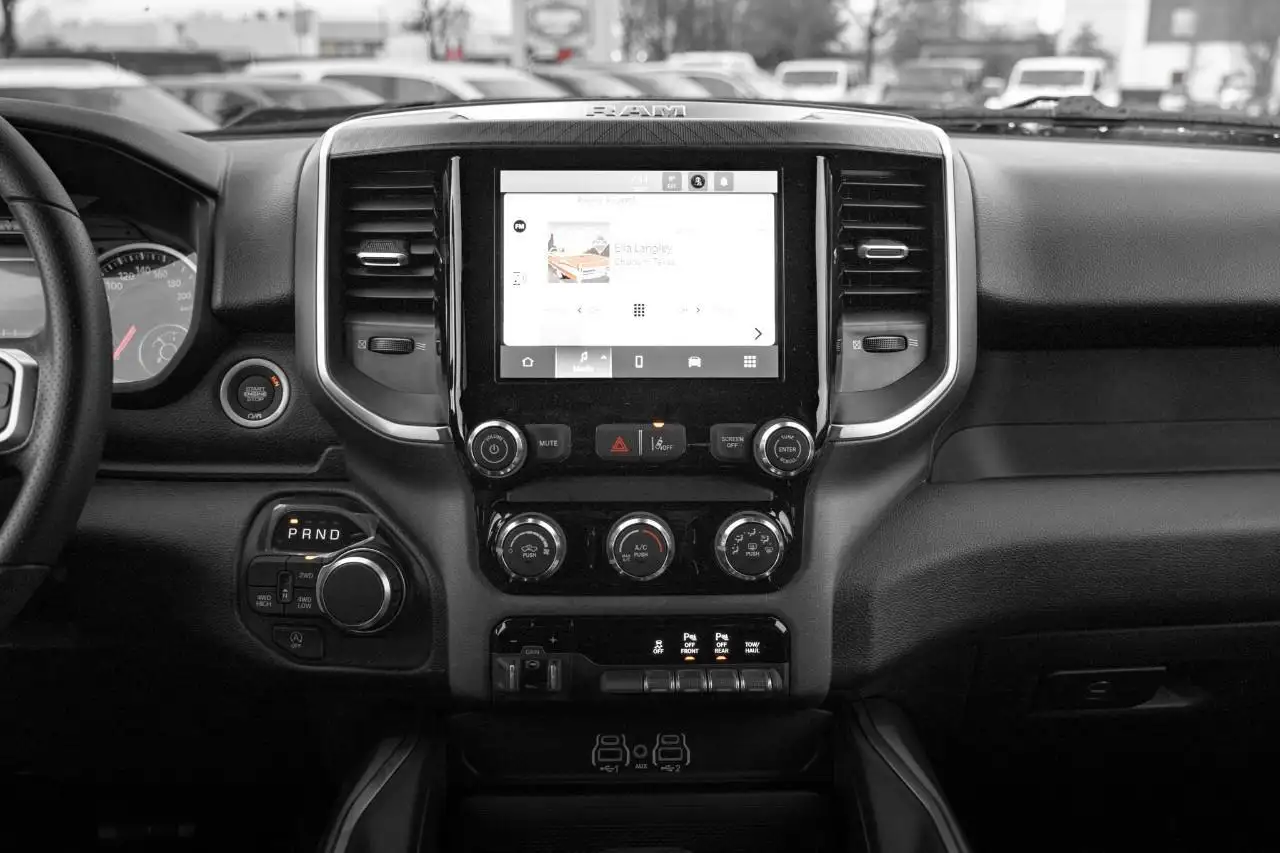 RAM 1500 снимка RAM 1500