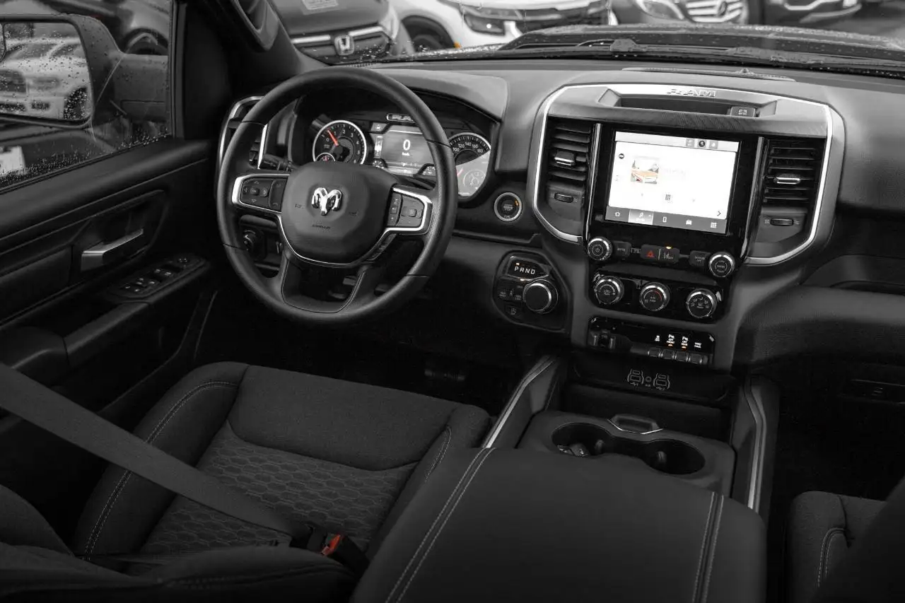 RAM 1500 снимка RAM 1500