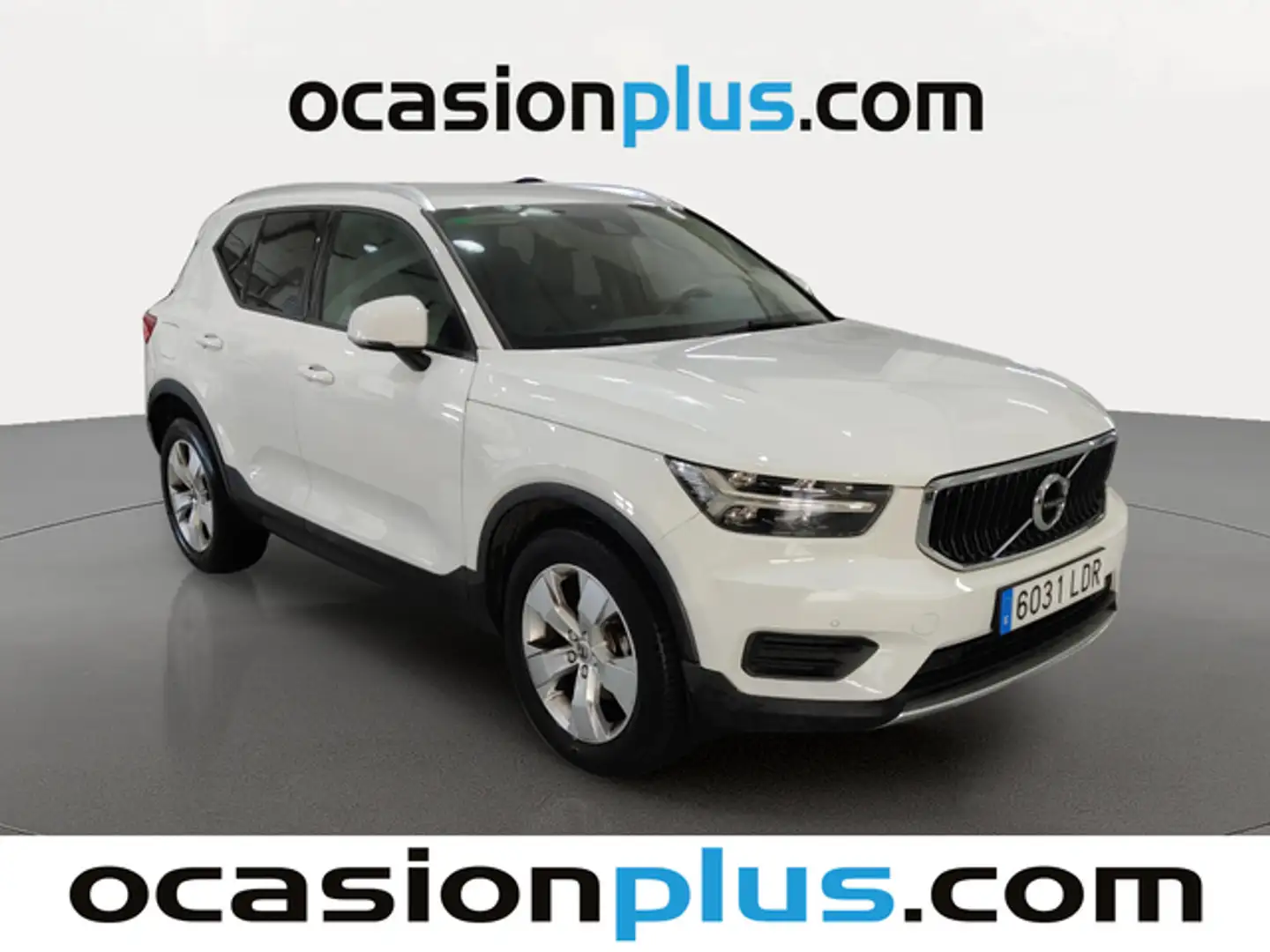 Volvo XC40 T3 Momentum Blanc - 2